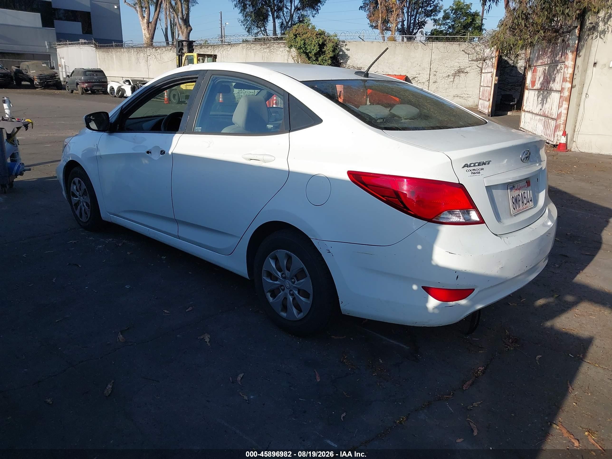 2015 Hyundai Accent Gls White vin: KMHCT4AE7FU824676