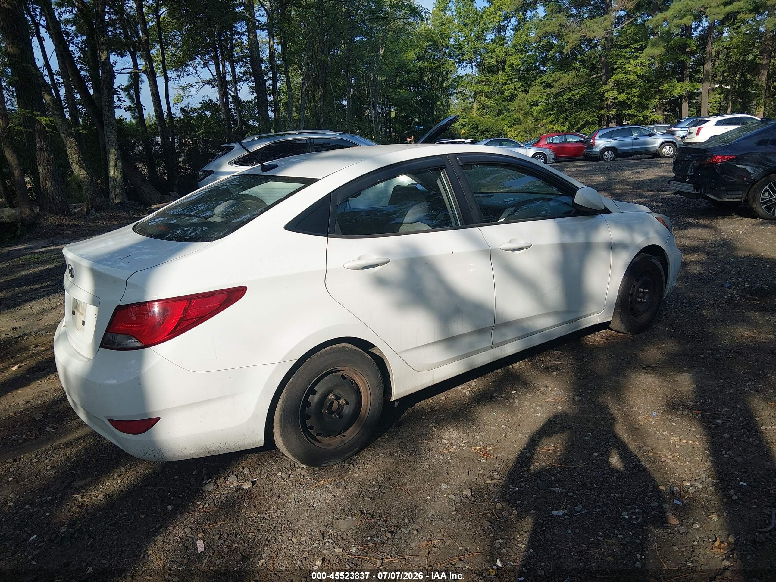 2015 Hyundai Accent Gls White vin: KMHCT4AE7FU857189