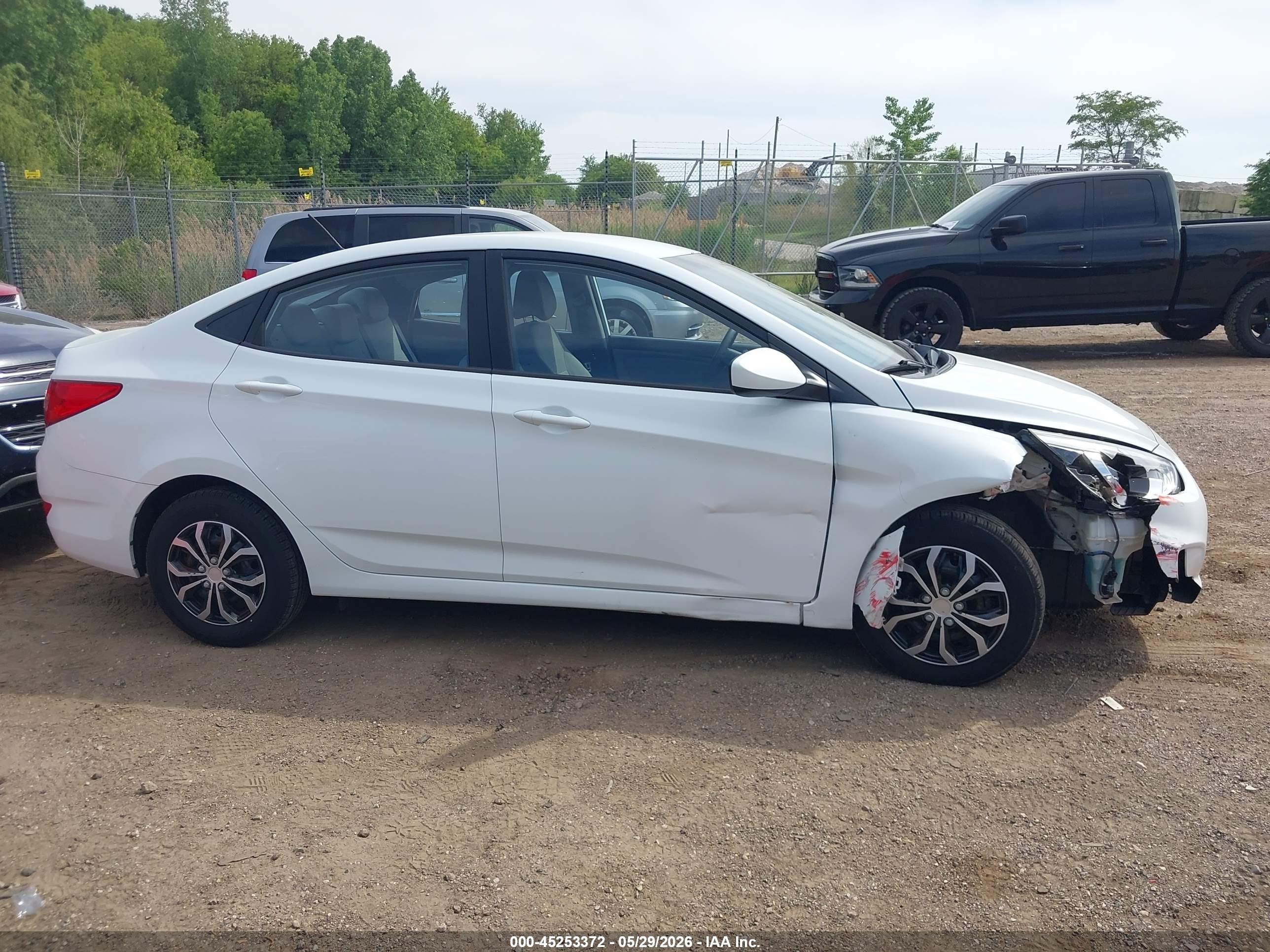 2015 Hyundai Accent Gls White vin: KMHCT4AE7FU876759