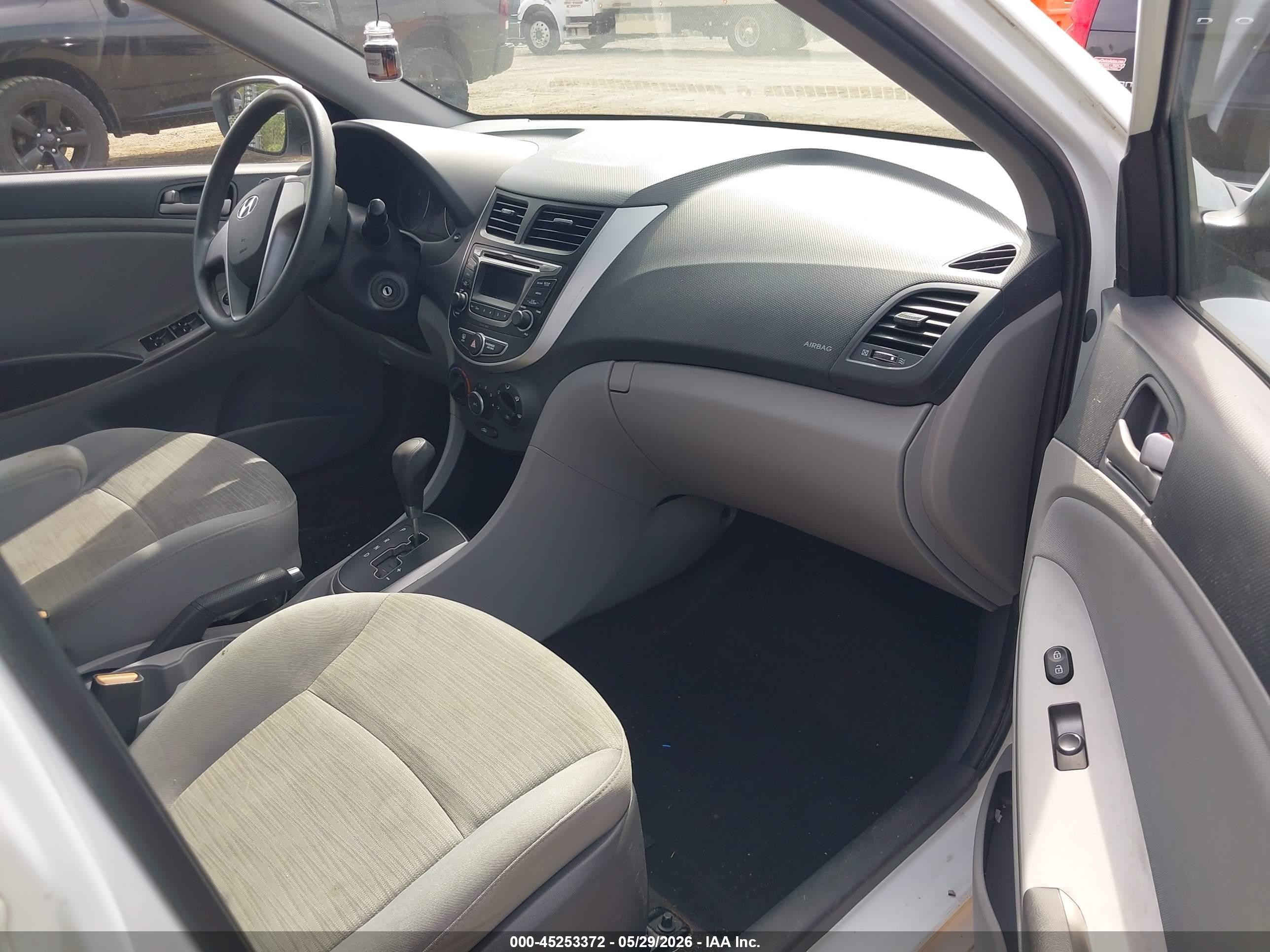 2015 Hyundai Accent Gls White vin: KMHCT4AE7FU876759