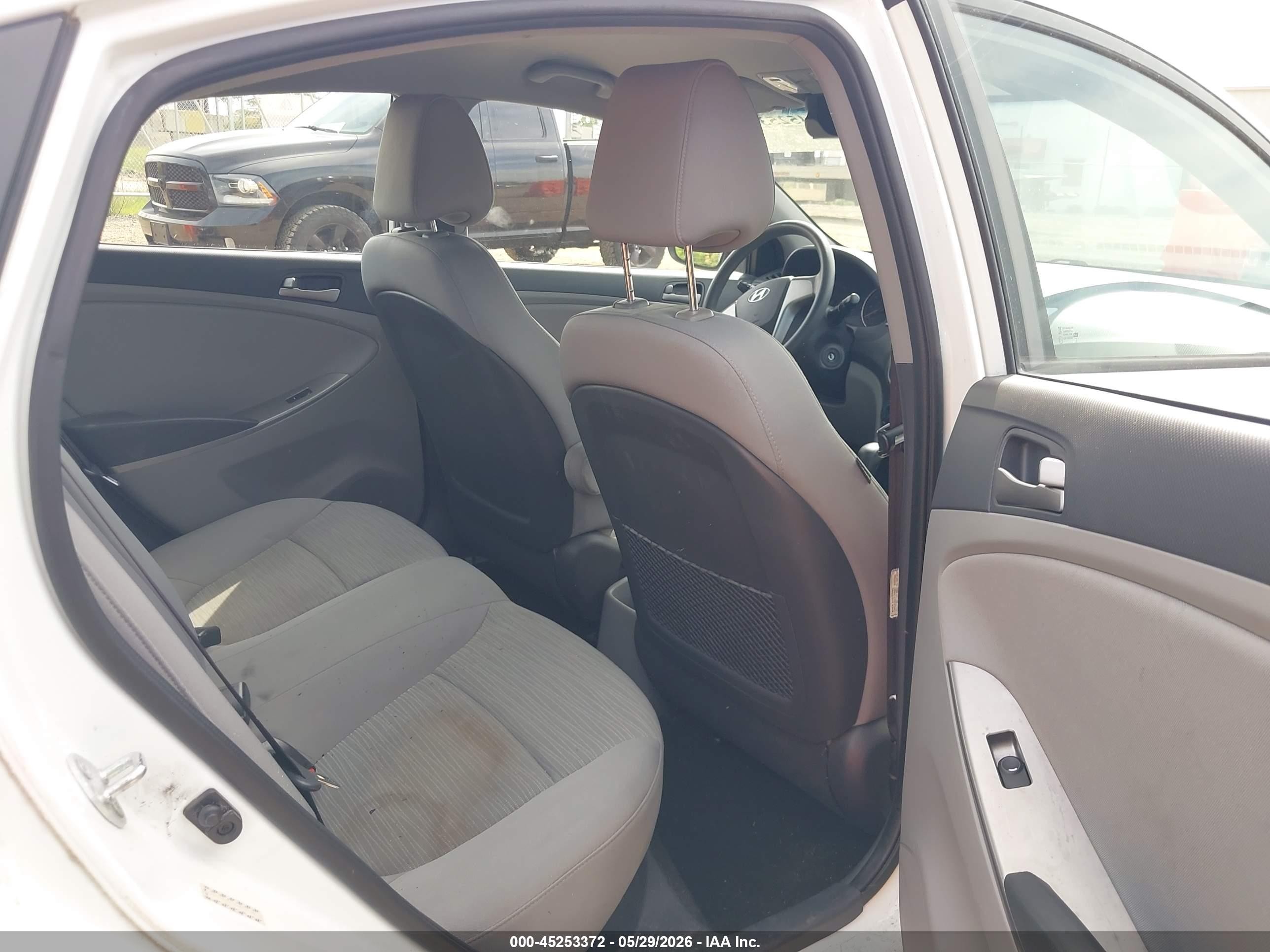 2015 Hyundai Accent Gls White vin: KMHCT4AE7FU876759
