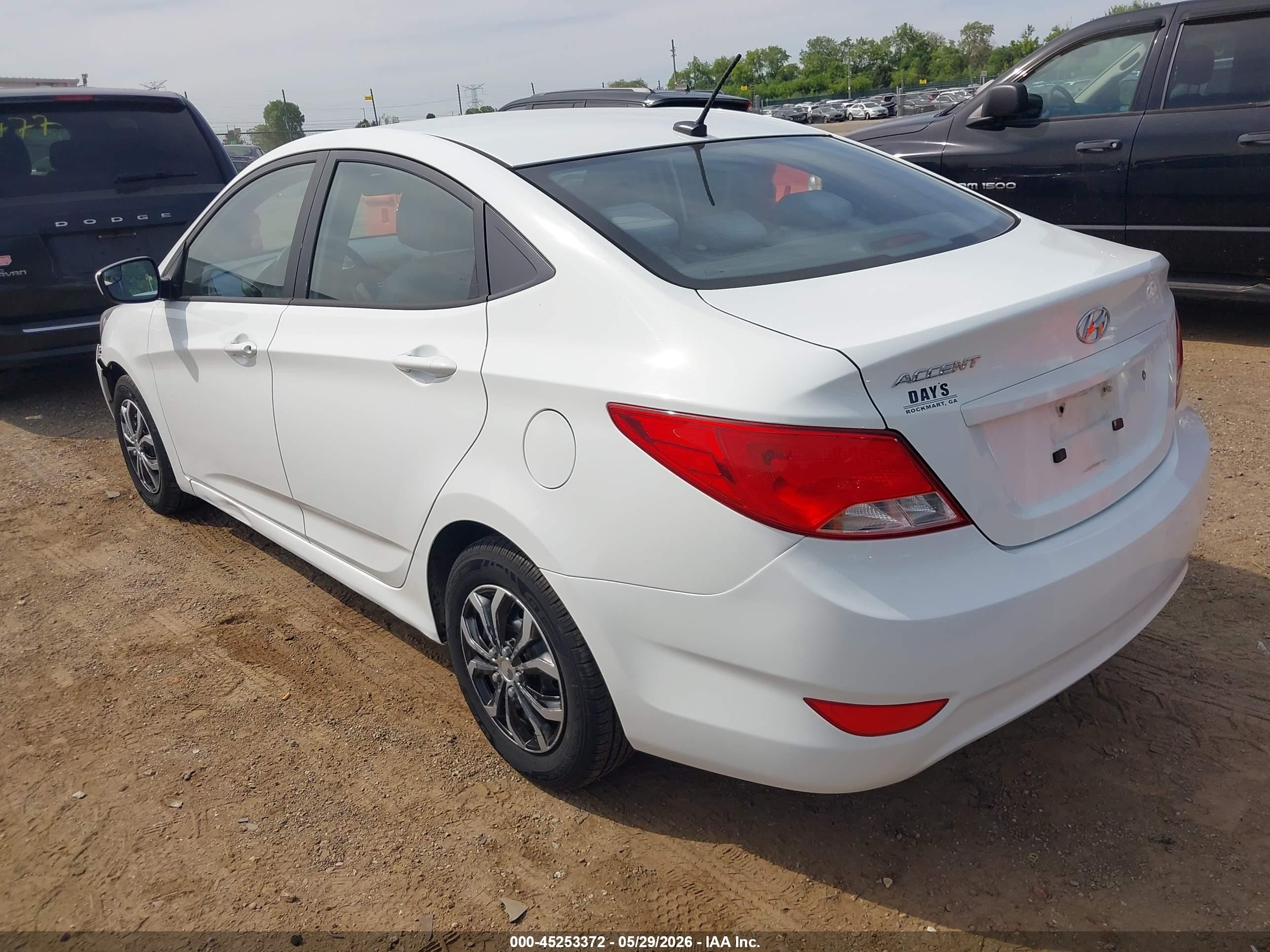 2015 Hyundai Accent Gls White vin: KMHCT4AE7FU876759