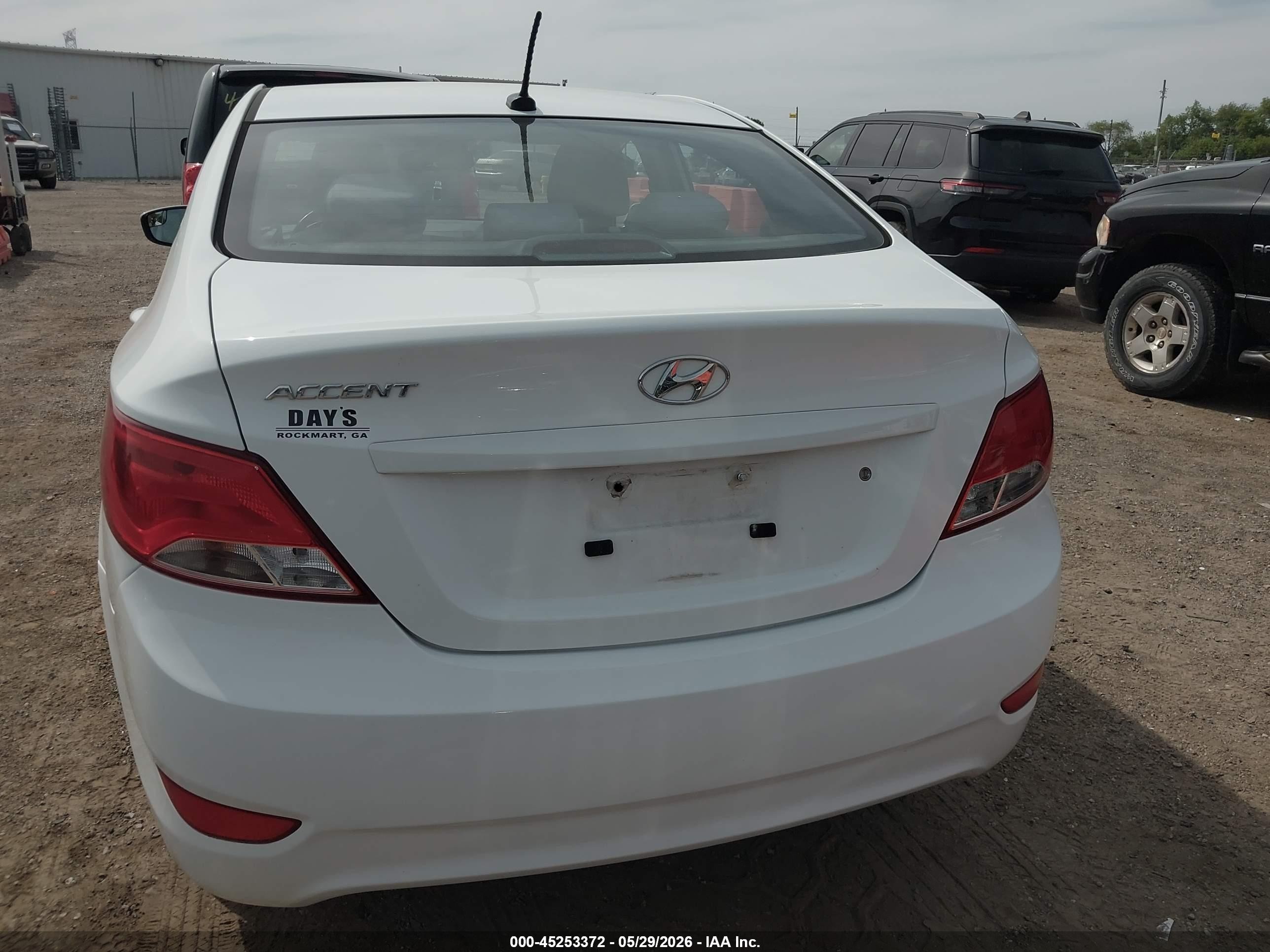 2015 Hyundai Accent Gls White vin: KMHCT4AE7FU876759