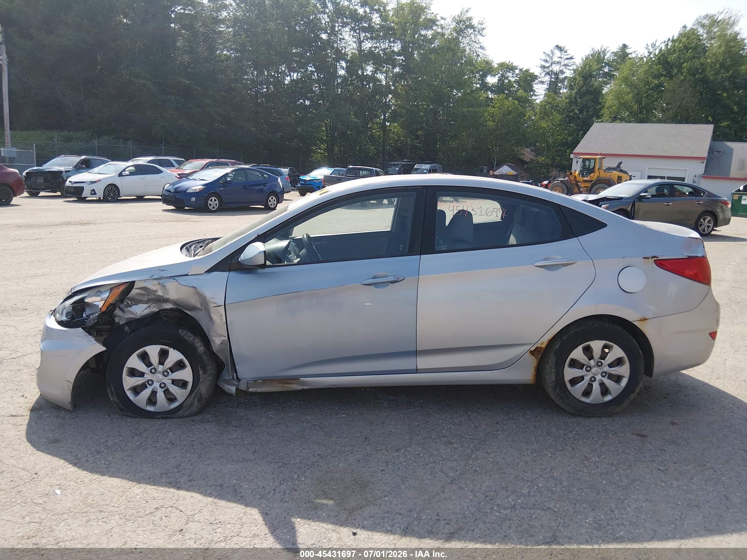 2015 Hyundai Accent Gls Silver vin: KMHCT4AE7FU908223