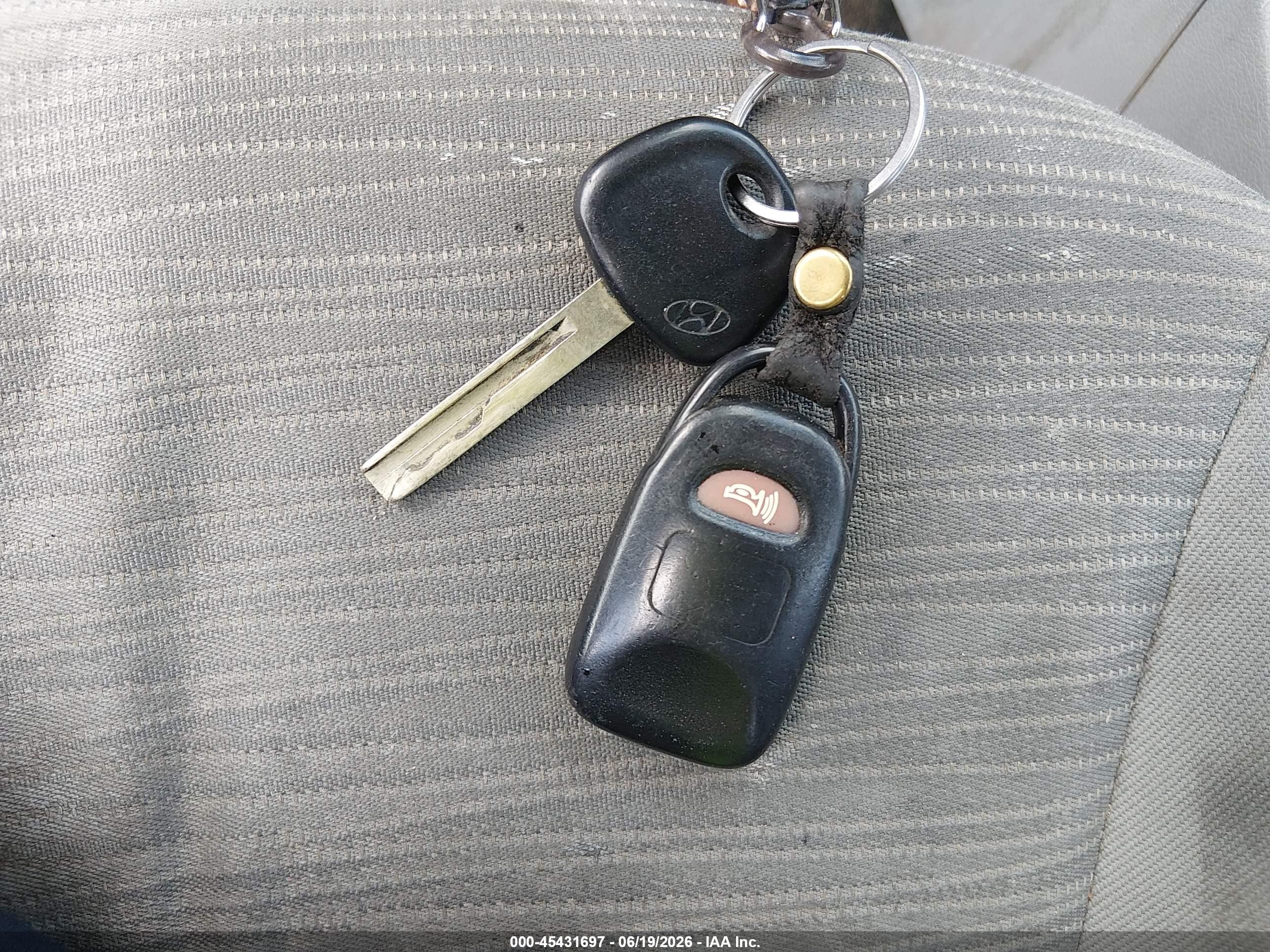 2015 Hyundai Accent Gls Silver vin: KMHCT4AE7FU908223