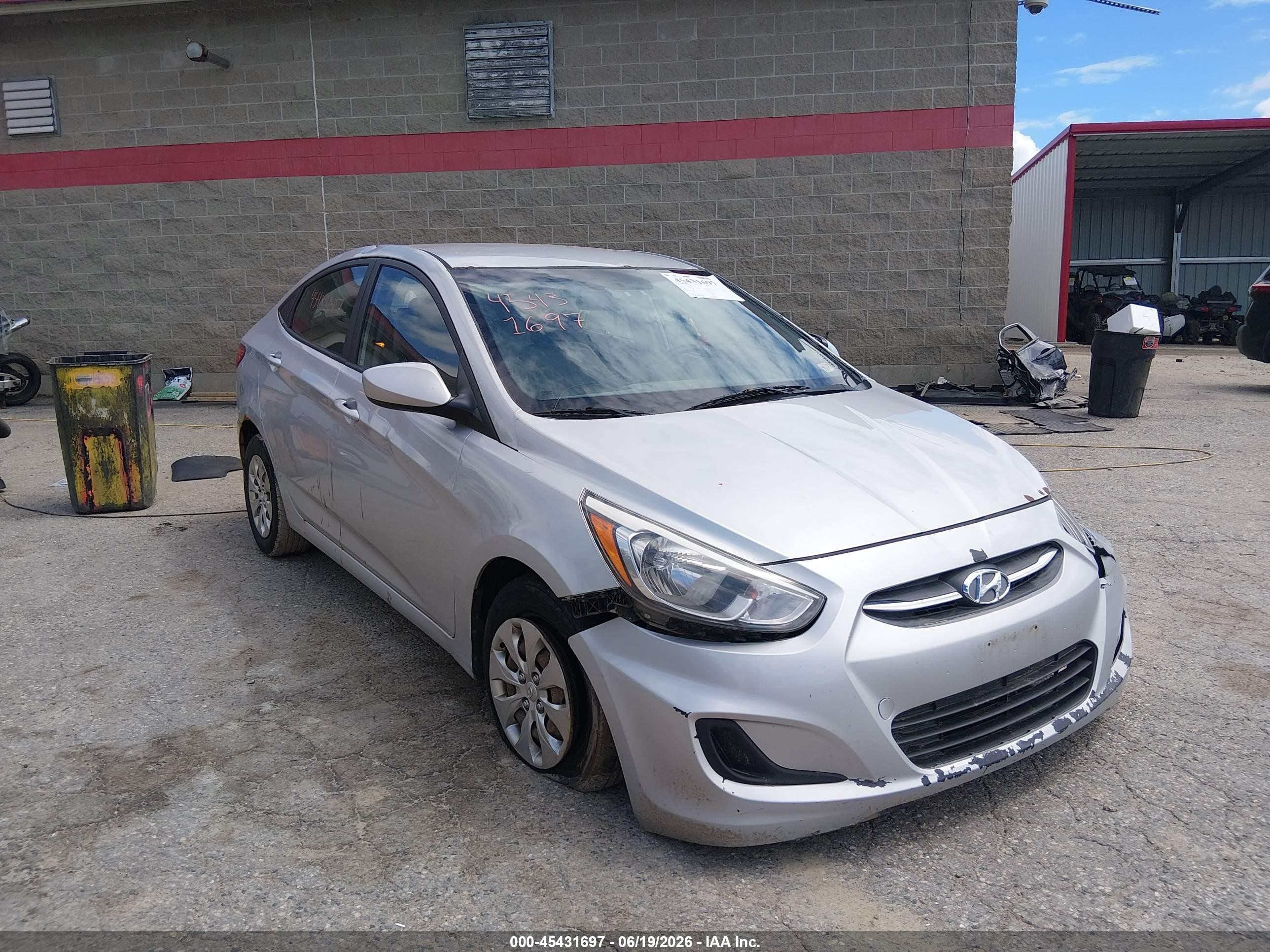 2015 Hyundai Accent Gls Silver vin: KMHCT4AE7FU908223
