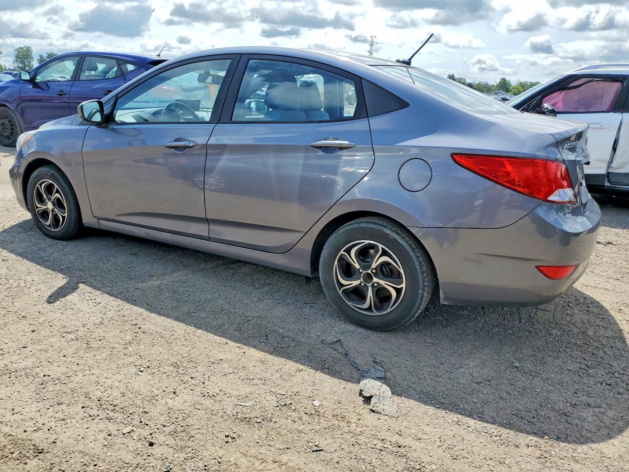 2015 Hyundai Accent Gls Gray vin: KMHCT4AE7FU938886