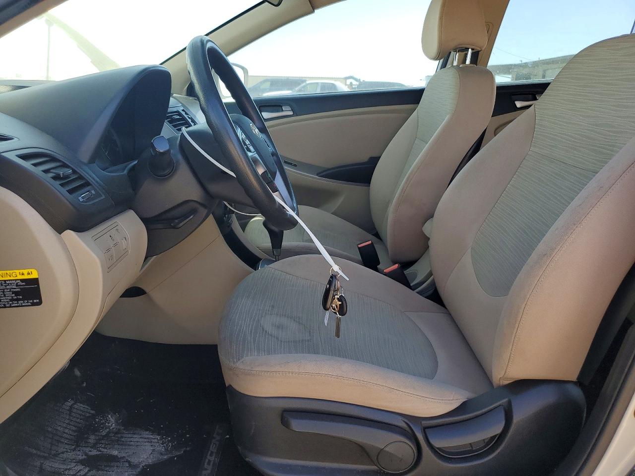 2016 Hyundai Accent Se Cream vin: KMHCT4AE7GU082328