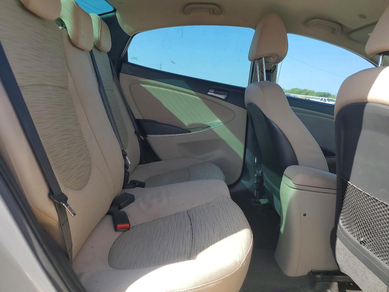 2016 Hyundai Accent Se Cream vin: KMHCT4AE7GU082328