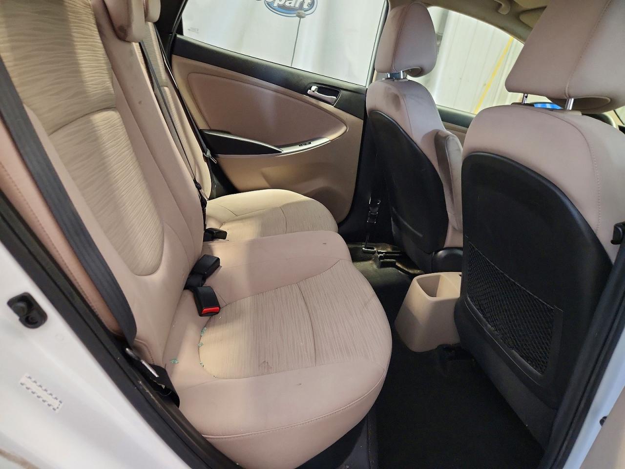 2017 Hyundai Accent Se White vin: KMHCT4AE7HU362204