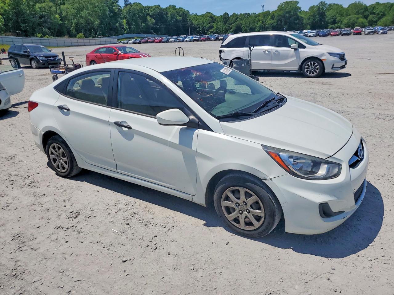 2012 Hyundai Accent Gls White vin: KMHCT4AE8CU054080