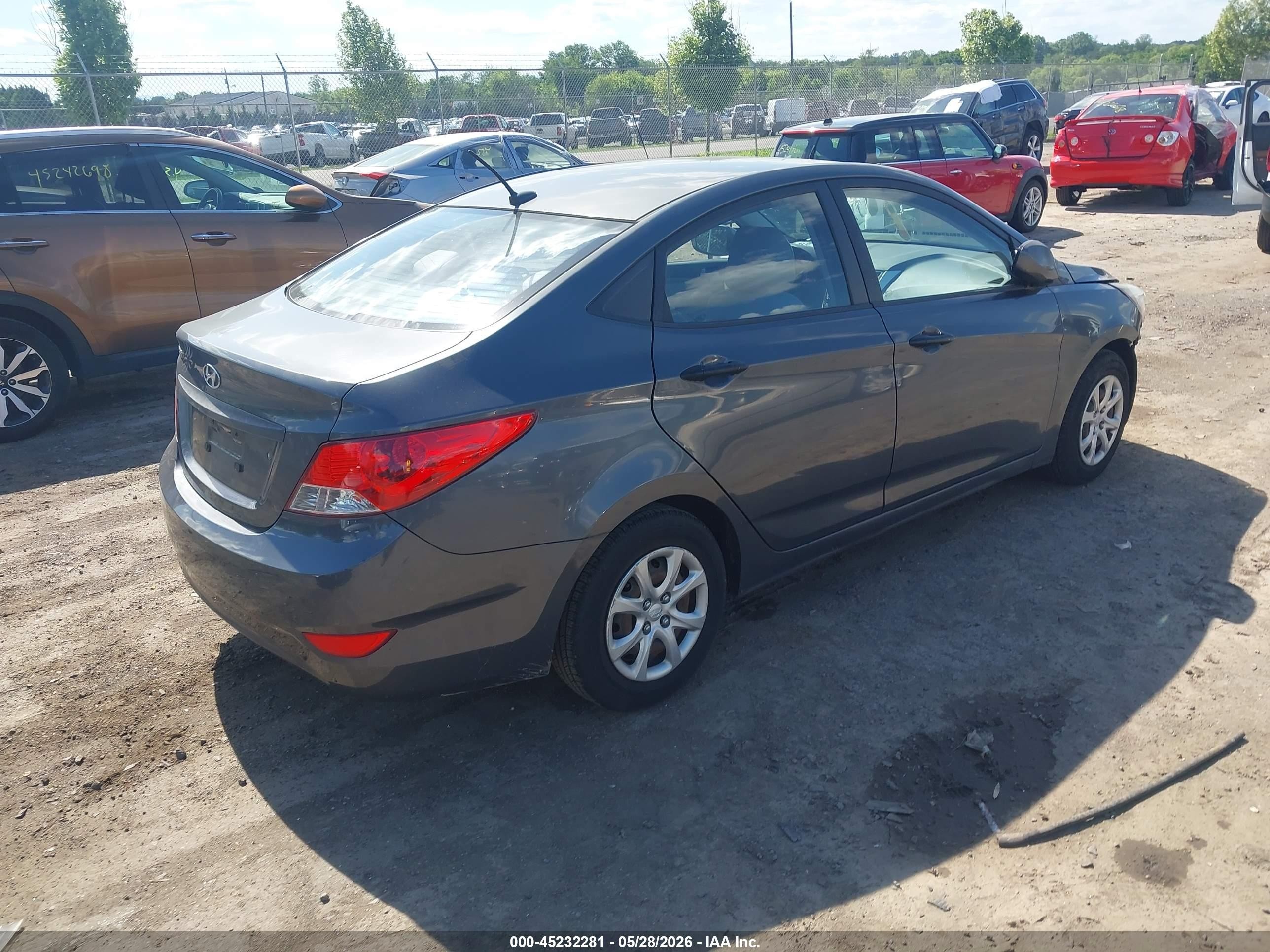 2012 Hyundai Accent Gls Gray vin: KMHCT4AE8CU081456