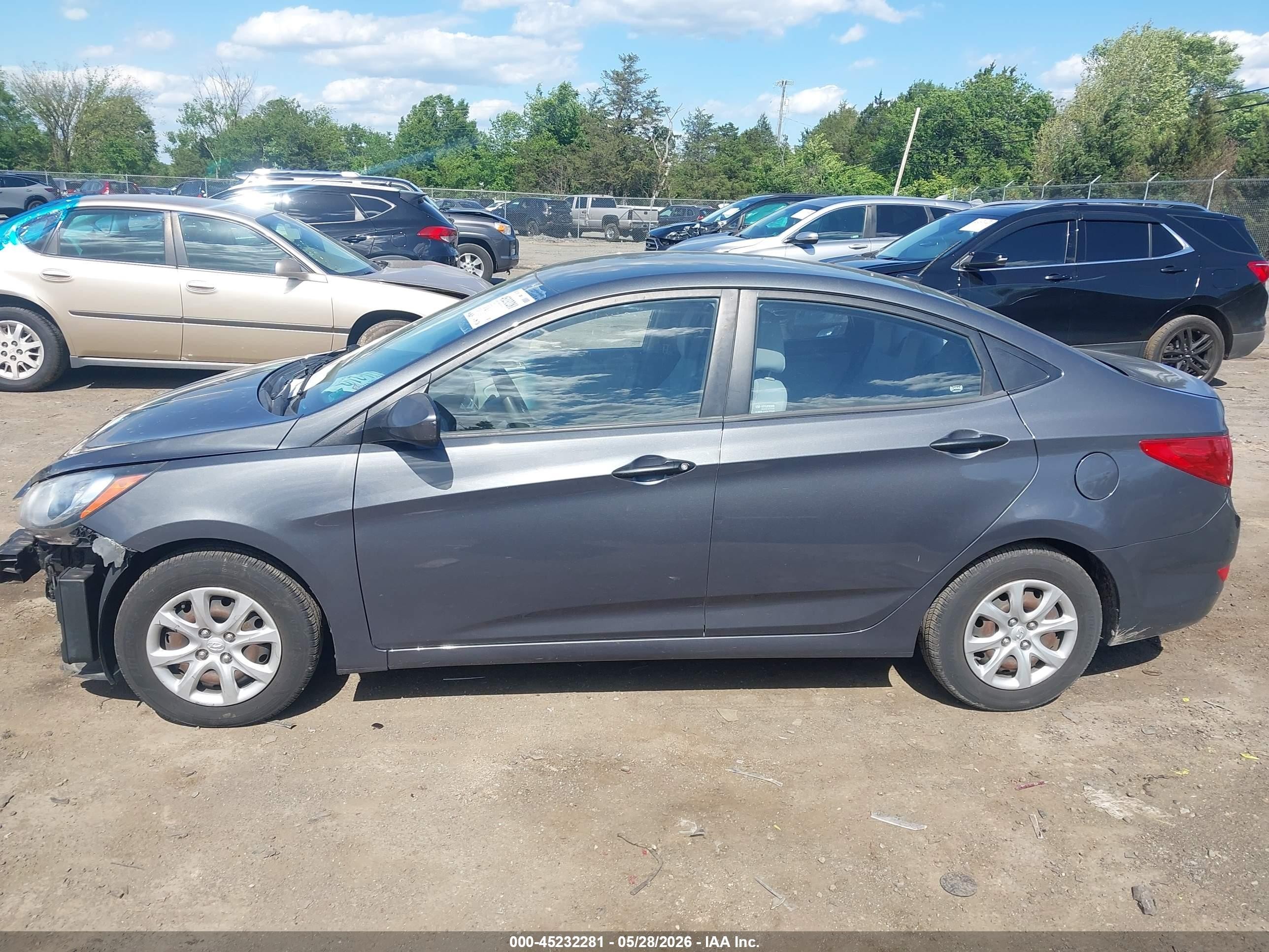 2012 Hyundai Accent Gls Gray vin: KMHCT4AE8CU081456
