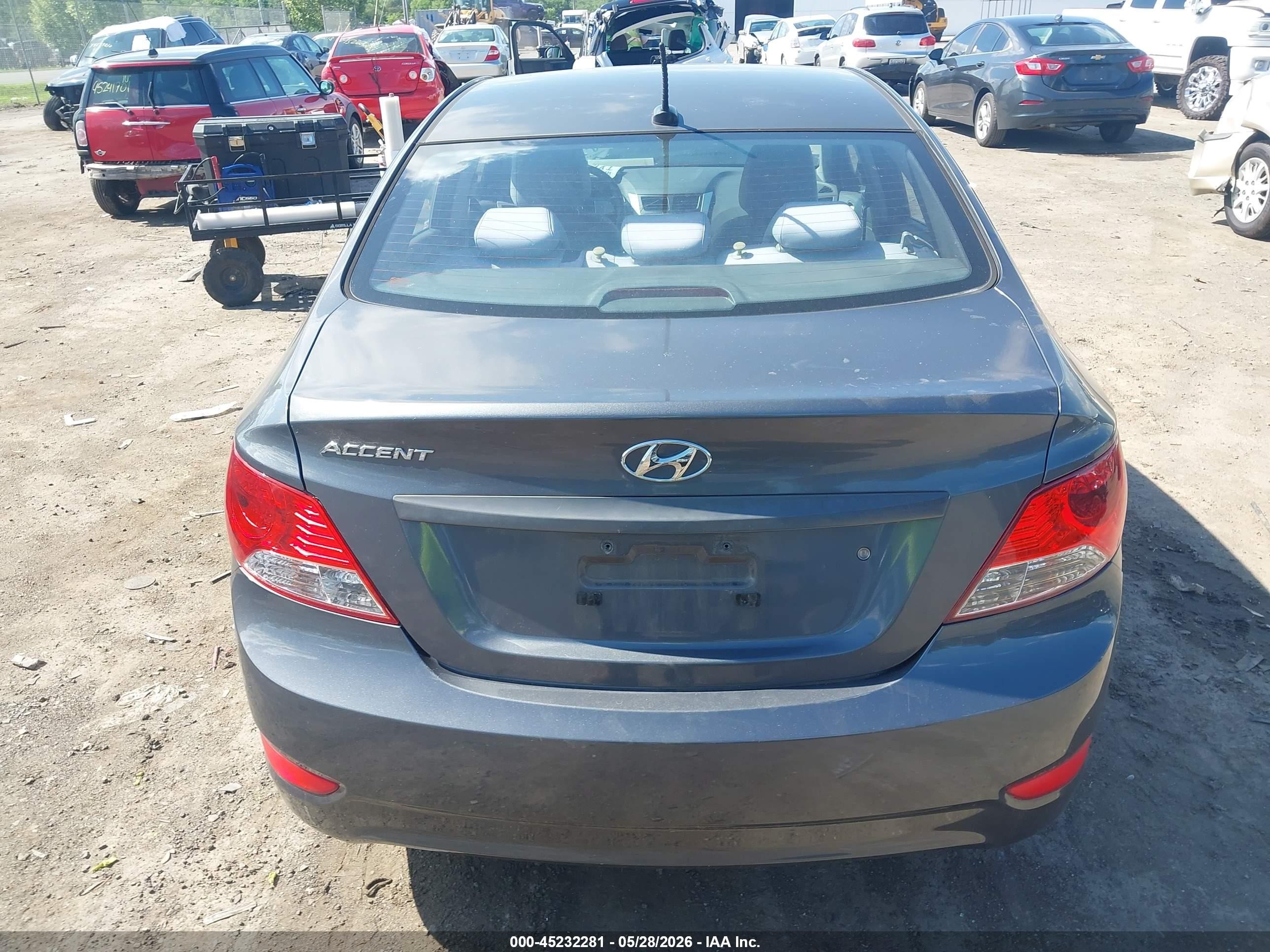 2012 Hyundai Accent Gls Gray vin: KMHCT4AE8CU081456