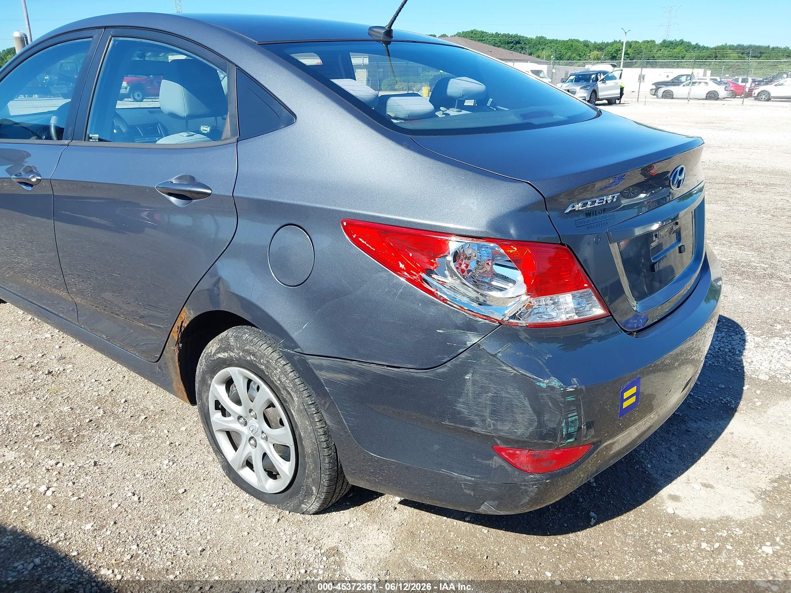 2012 Hyundai Accent Gls Gray vin: KMHCT4AE8CU208660