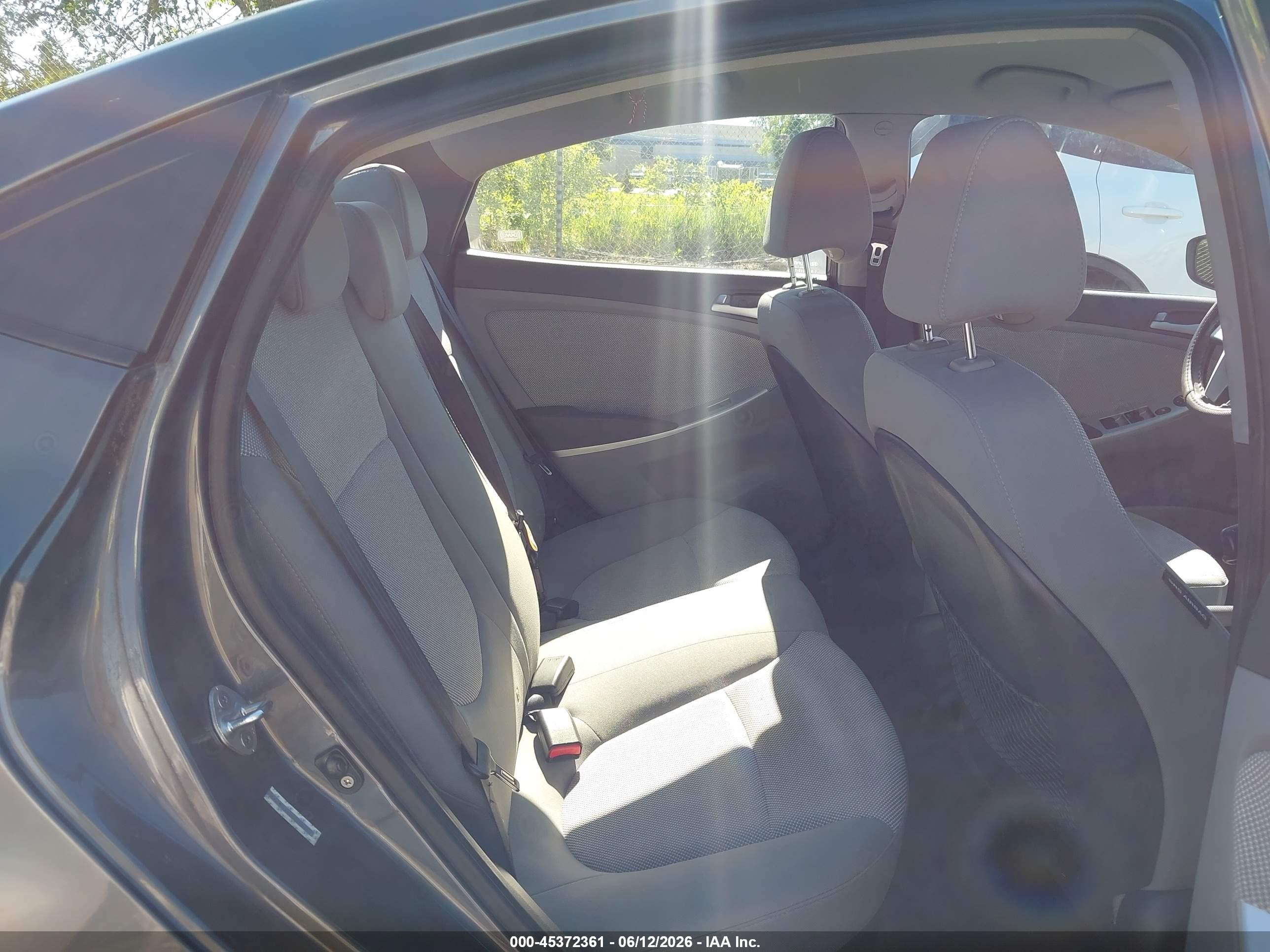 2012 Hyundai Accent Gls Gray vin: KMHCT4AE8CU208660