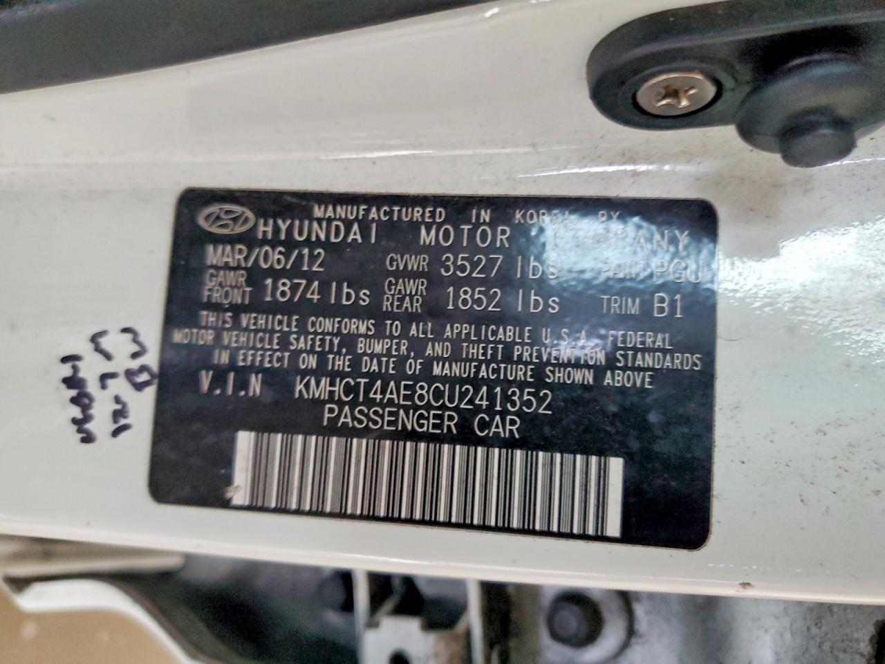 2012 Hyundai Accent Gls White vin: KMHCT4AE8CU241352