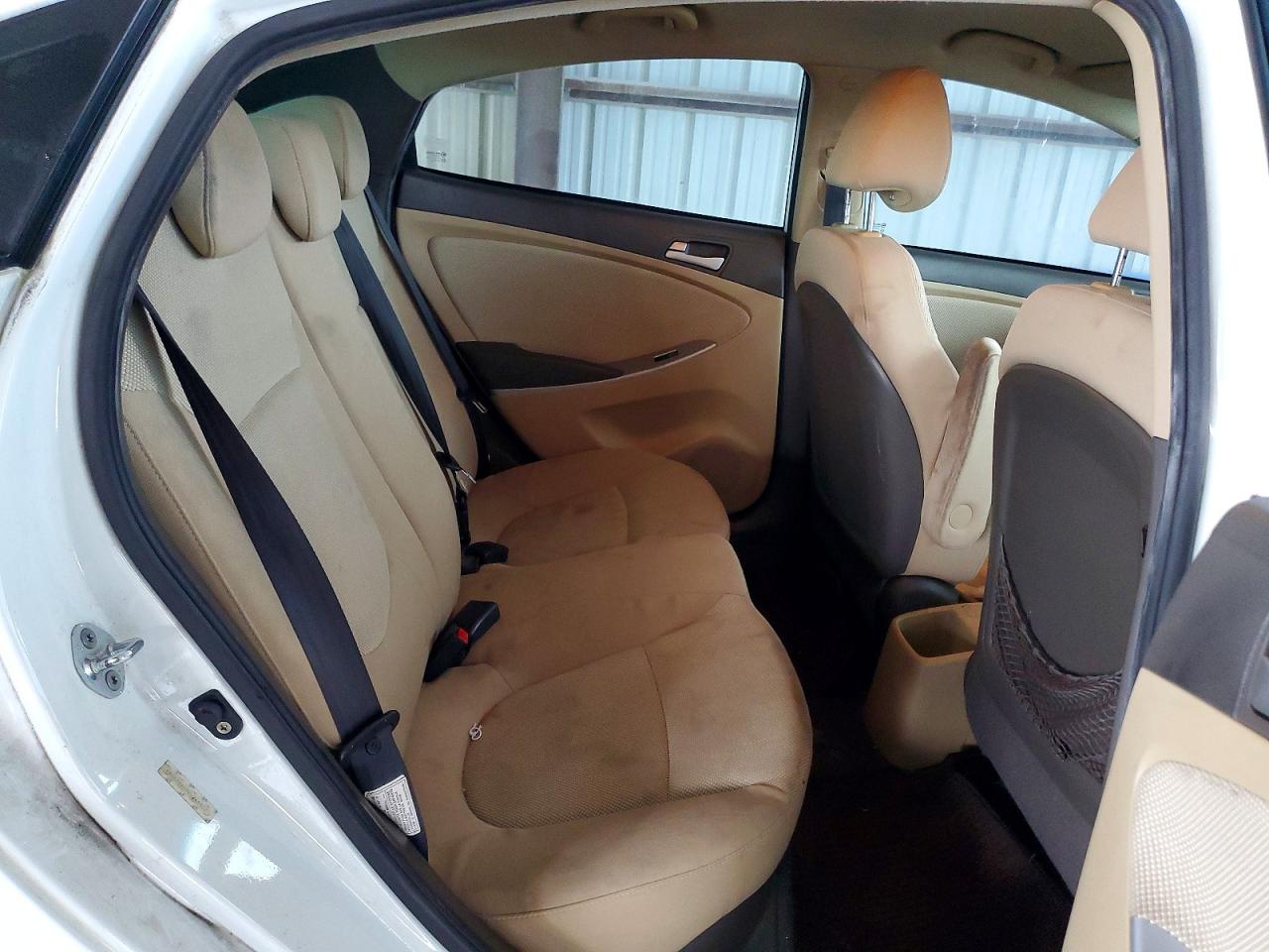 2012 Hyundai Accent Gls White vin: KMHCT4AE8CU241352