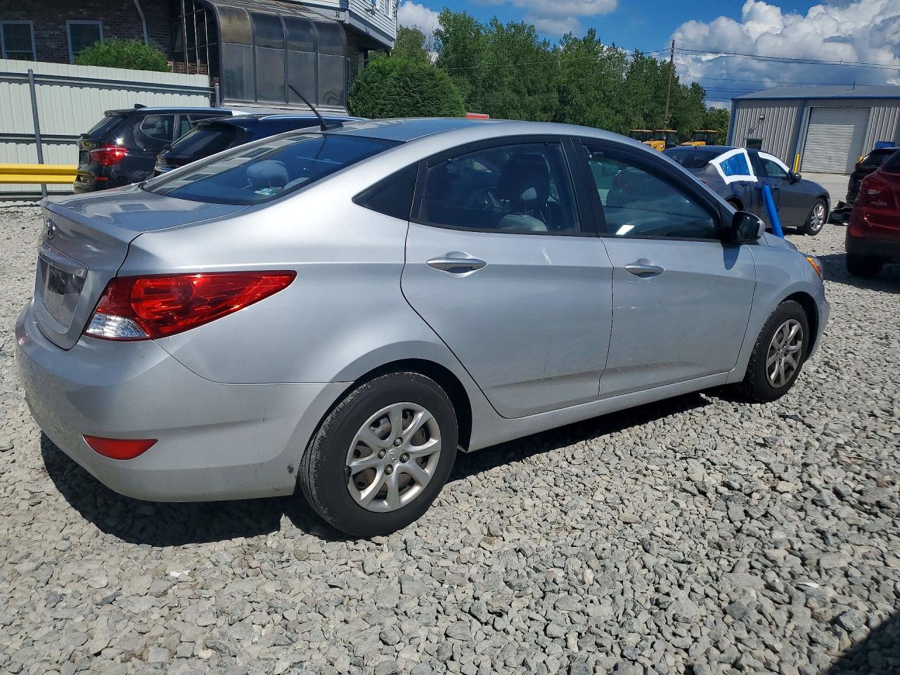 2012 Hyundai Accent Gls Silver vin: KMHCT4AE8CU265215