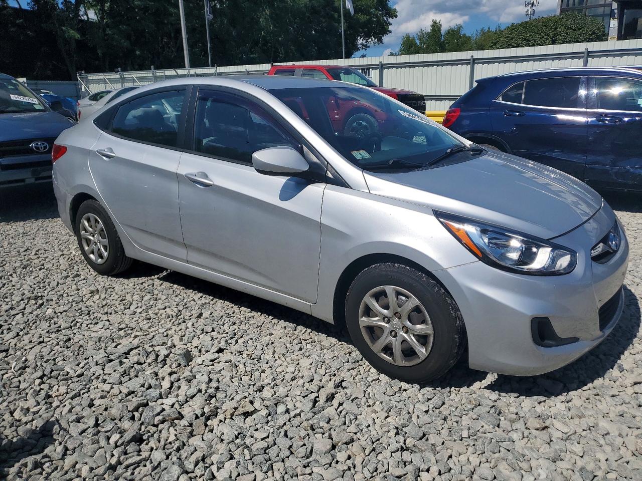 2012 Hyundai Accent Gls Silver vin: KMHCT4AE8CU265215