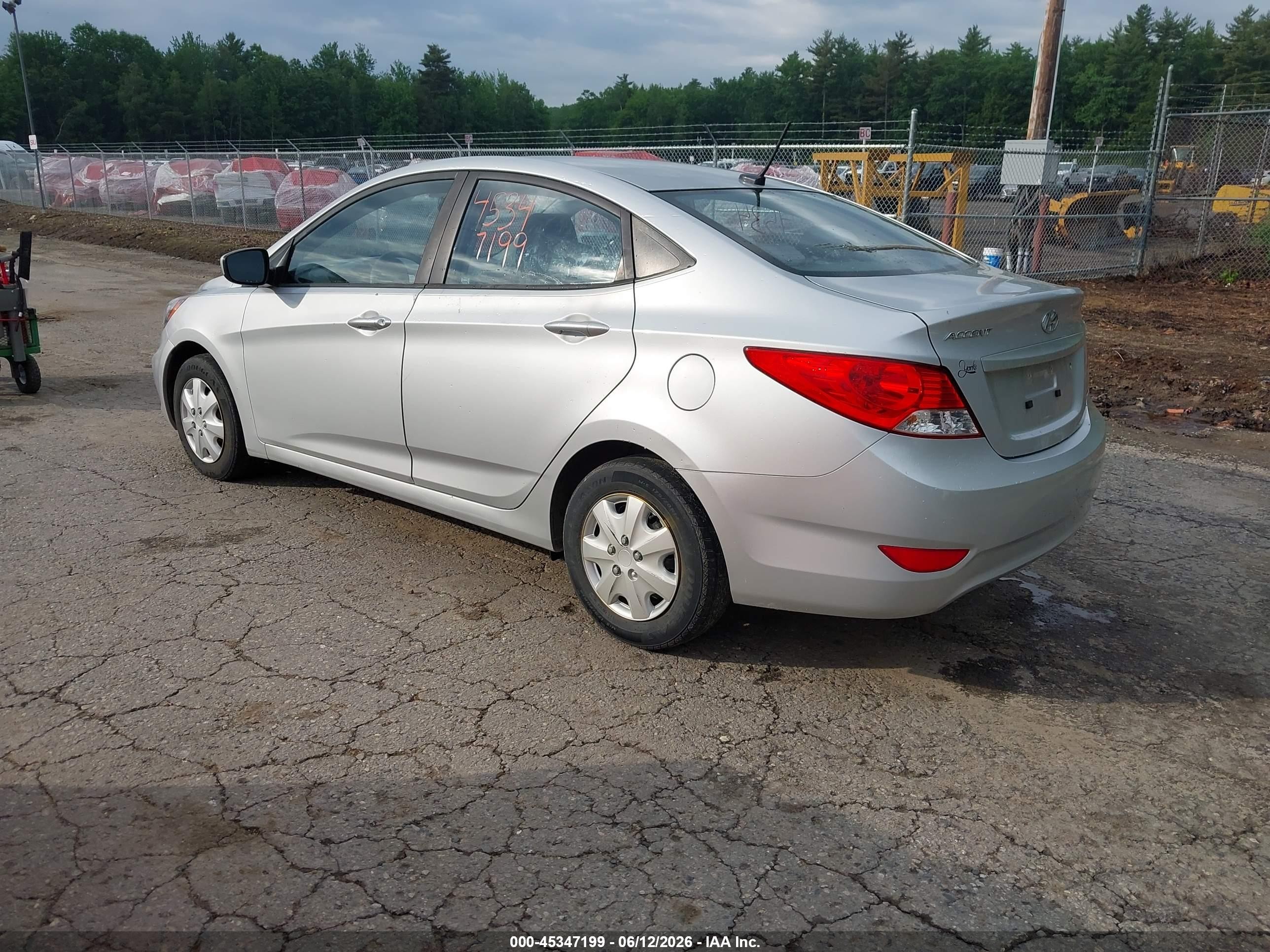 2013 Hyundai Accent Gls Silver vin: KMHCT4AE8DU298152