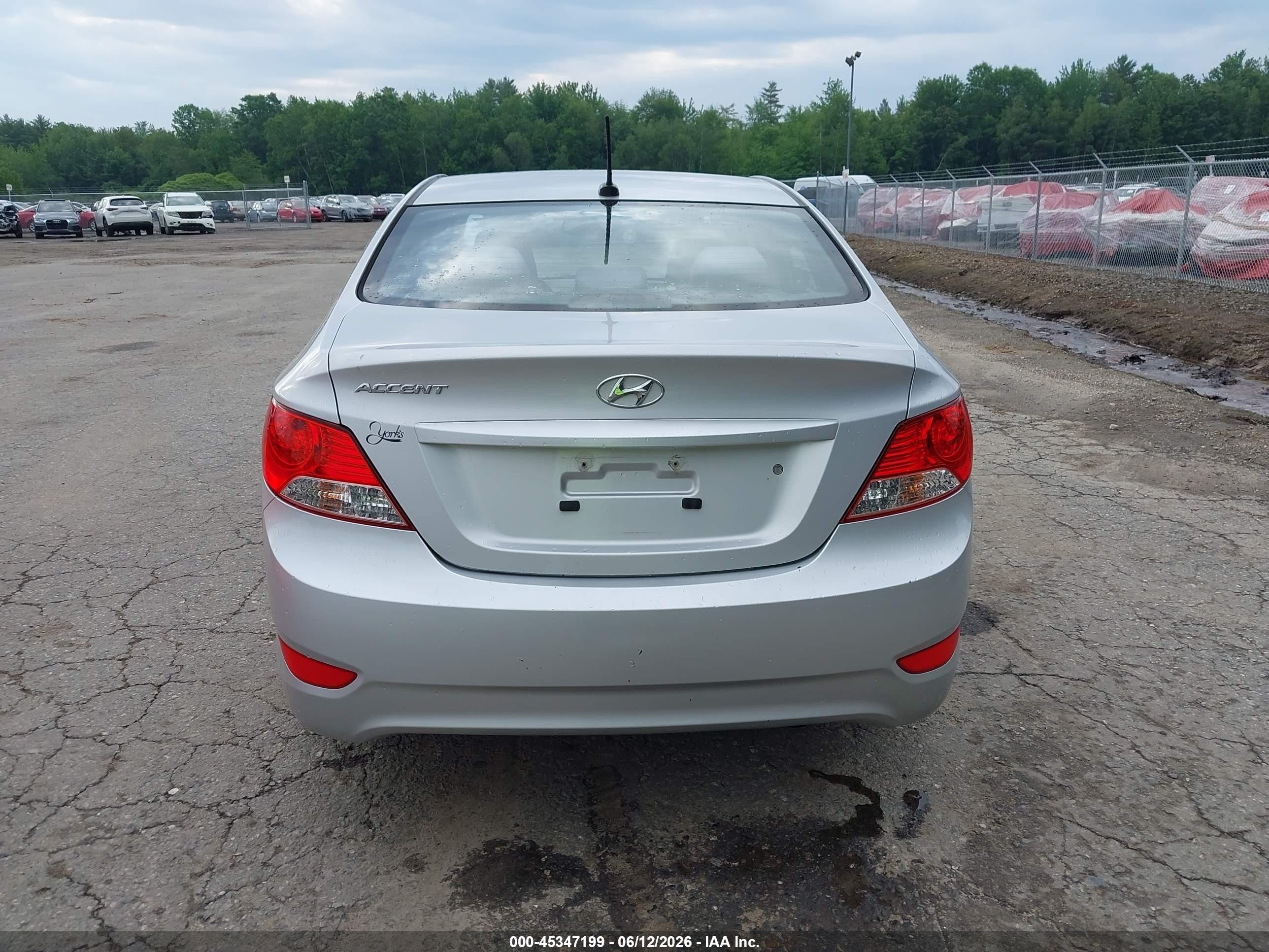 2013 Hyundai Accent Gls Silver vin: KMHCT4AE8DU298152