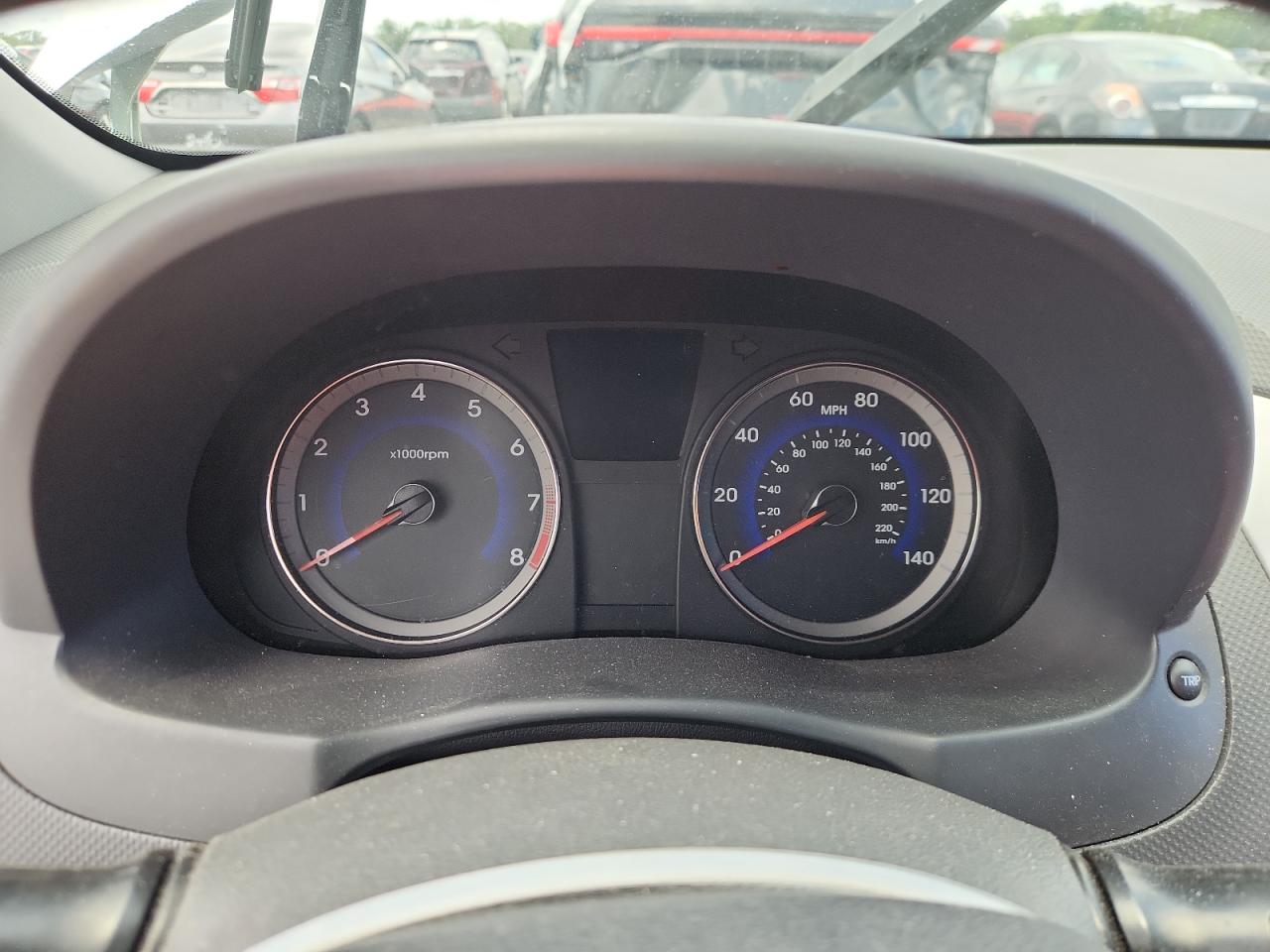 2013 Hyundai Accent Gls Silver vin: KMHCT4AE8DU332090