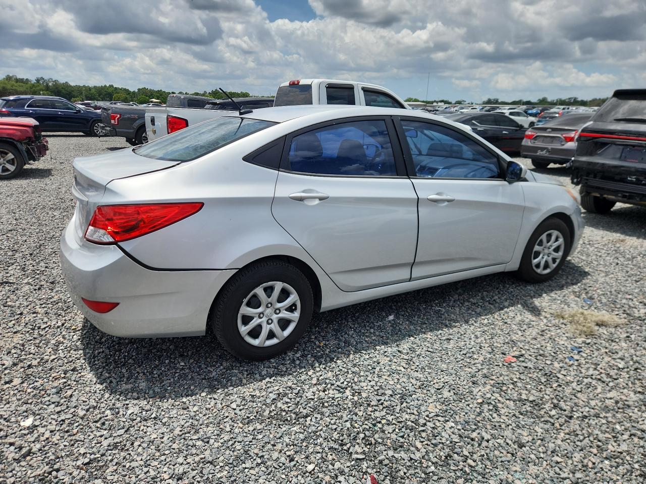 2013 Hyundai Accent Gls Silver vin: KMHCT4AE8DU332090