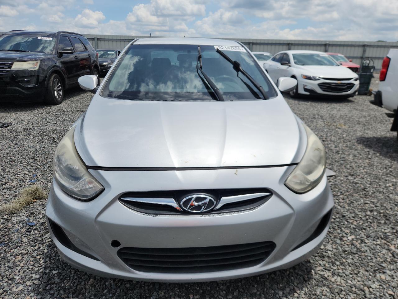2013 Hyundai Accent Gls Silver vin: KMHCT4AE8DU332090