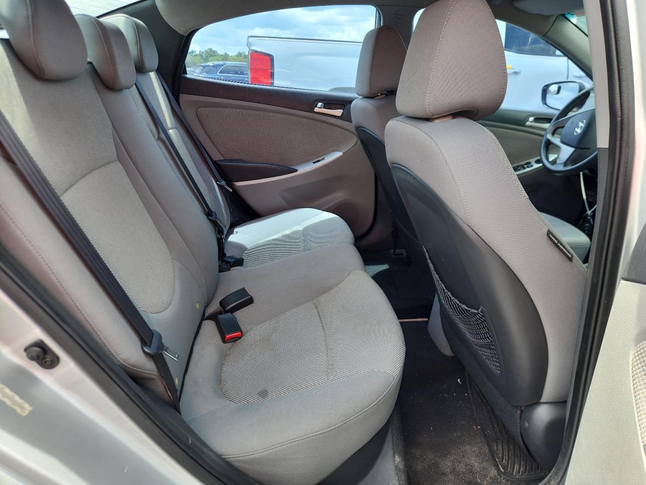 2013 Hyundai Accent Gls Silver vin: KMHCT4AE8DU332090