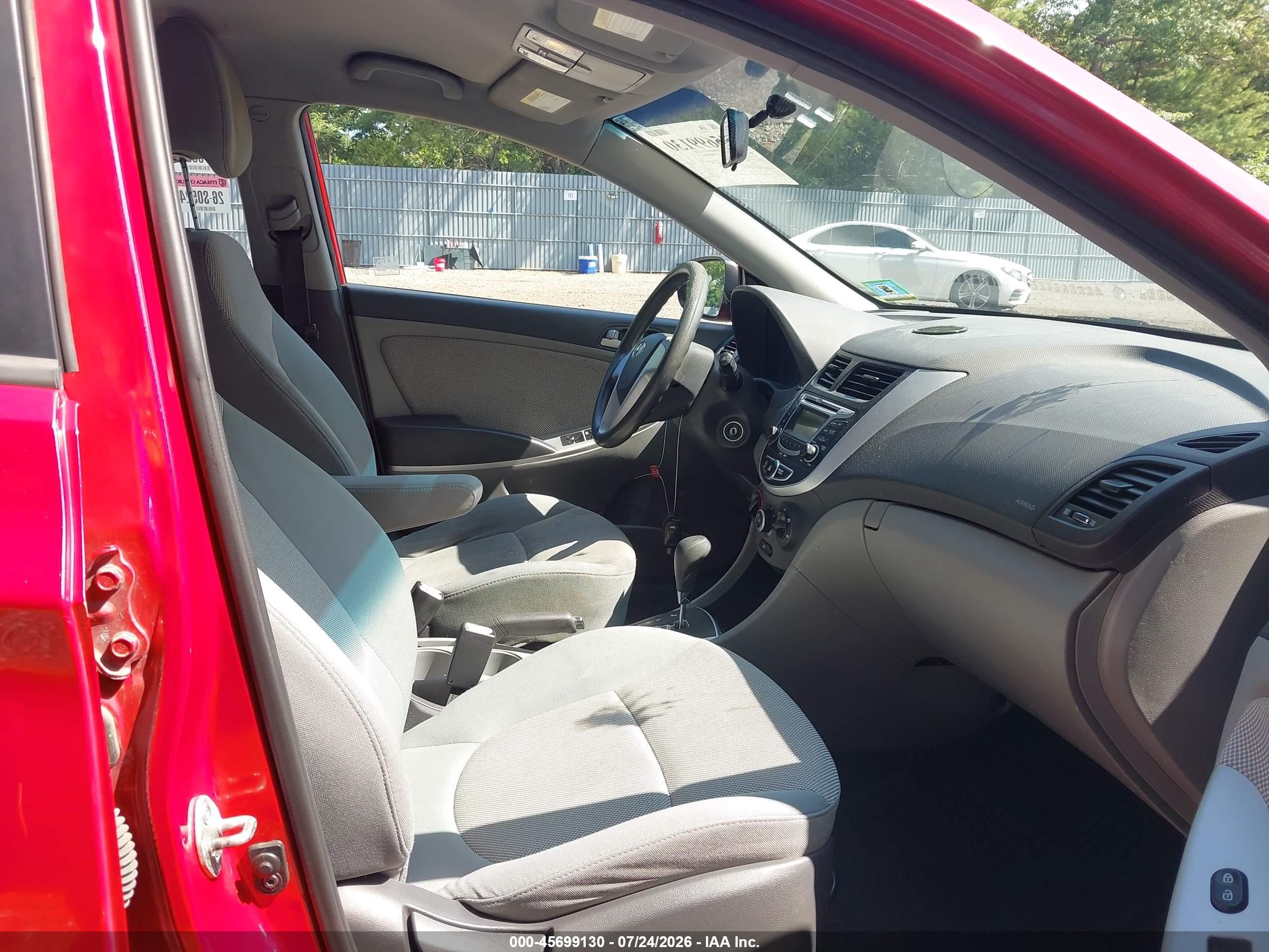 2013 Hyundai Accent Gls Red vin: KMHCT4AE8DU342585