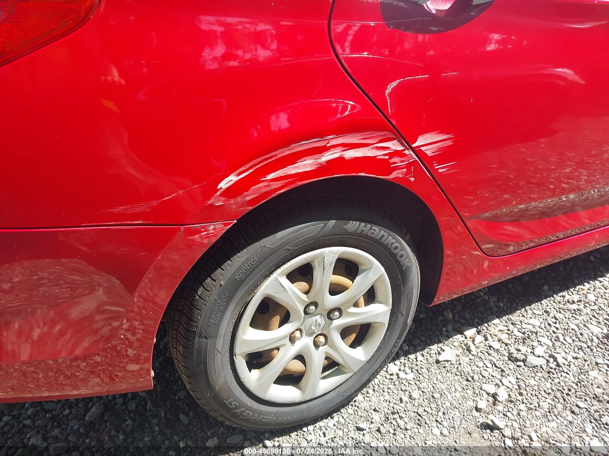2013 Hyundai Accent Gls Red vin: KMHCT4AE8DU342585