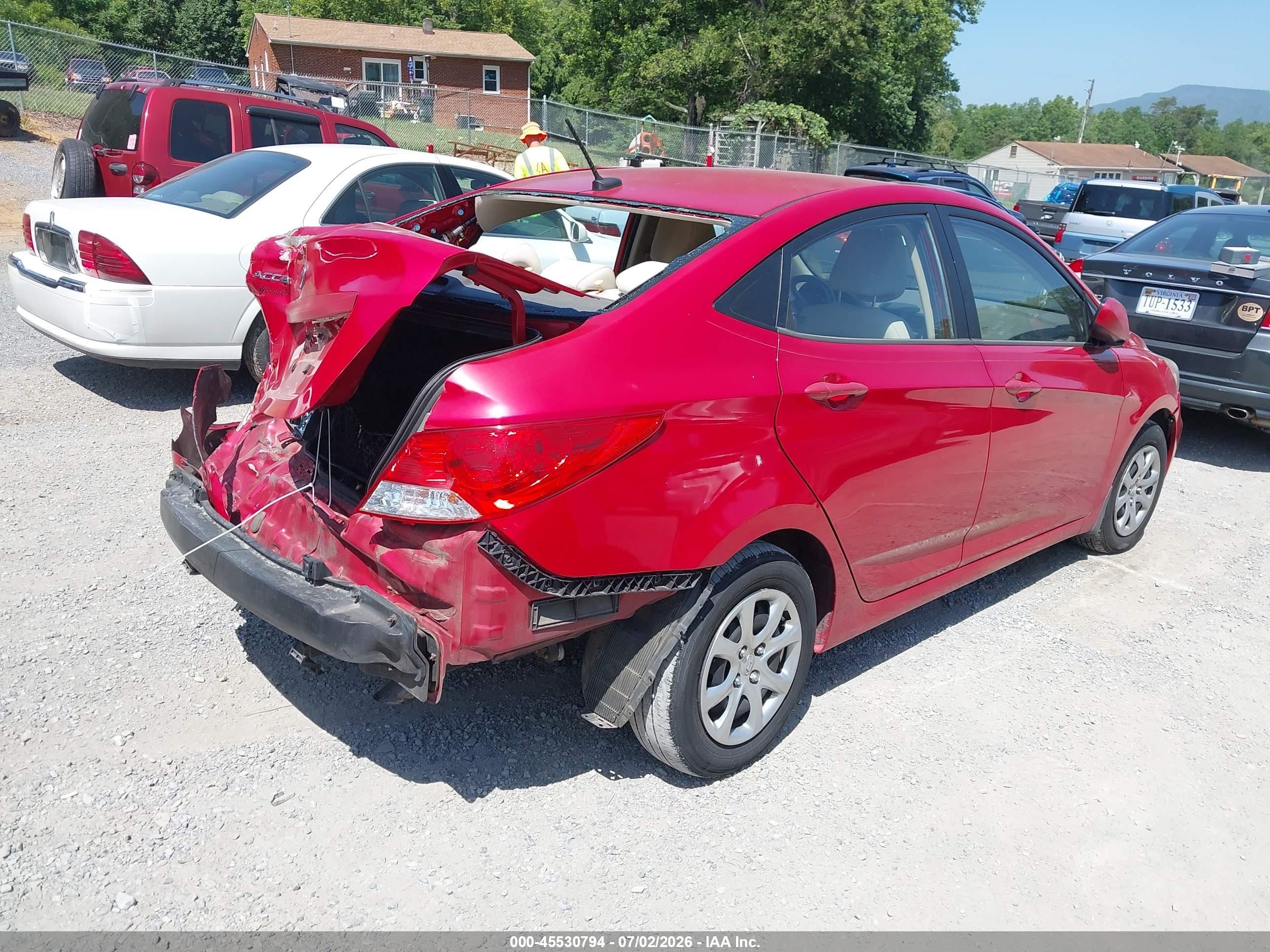 2013 Hyundai Accent Gls Red vin: KMHCT4AE8DU355188