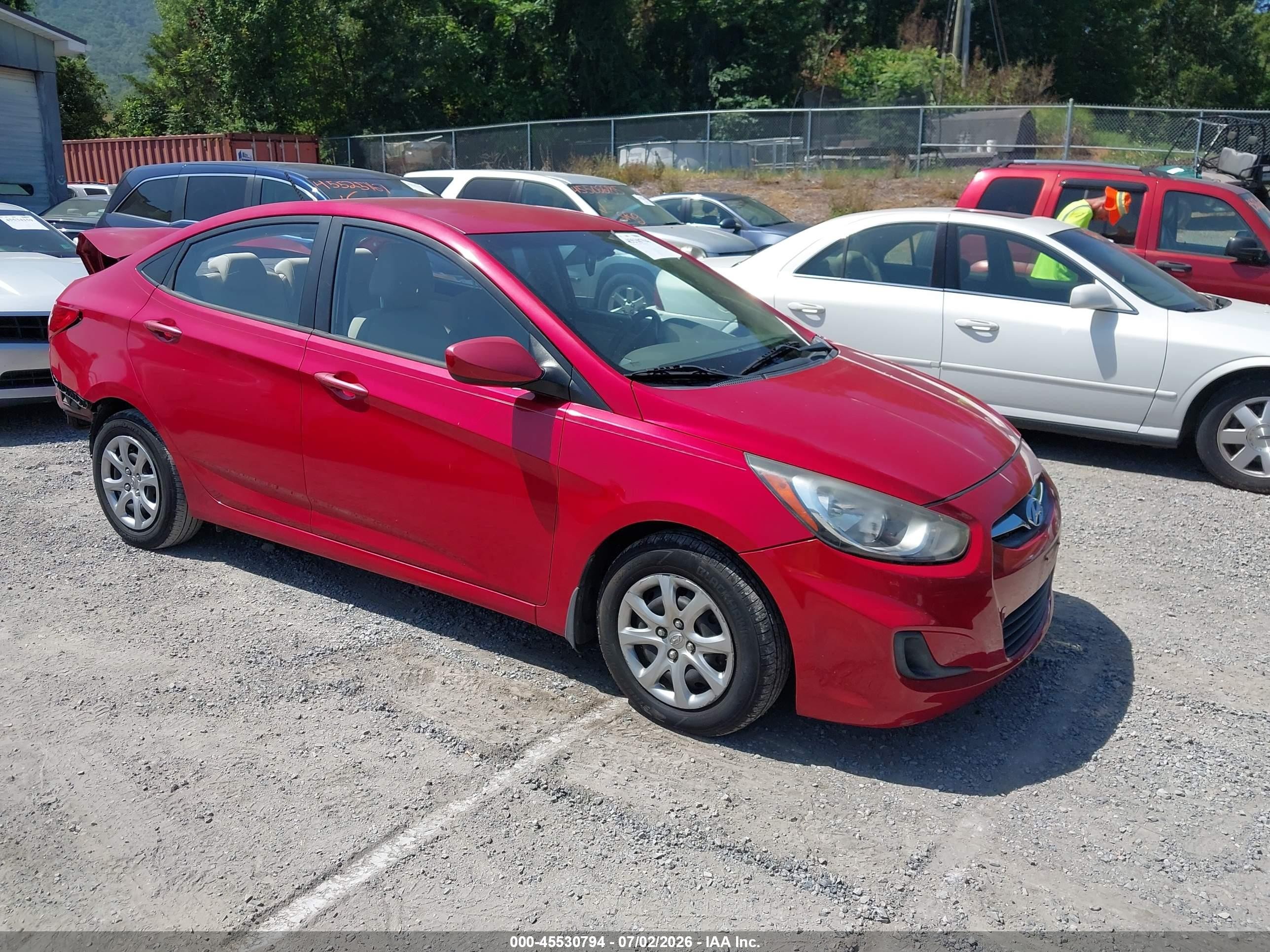 2013 Hyundai Accent Gls Red vin: KMHCT4AE8DU355188