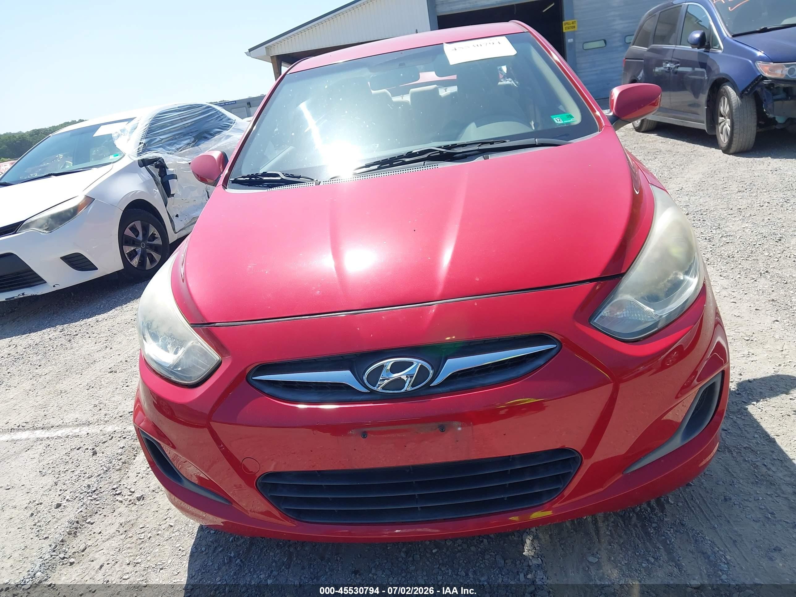 2013 Hyundai Accent Gls Red vin: KMHCT4AE8DU355188