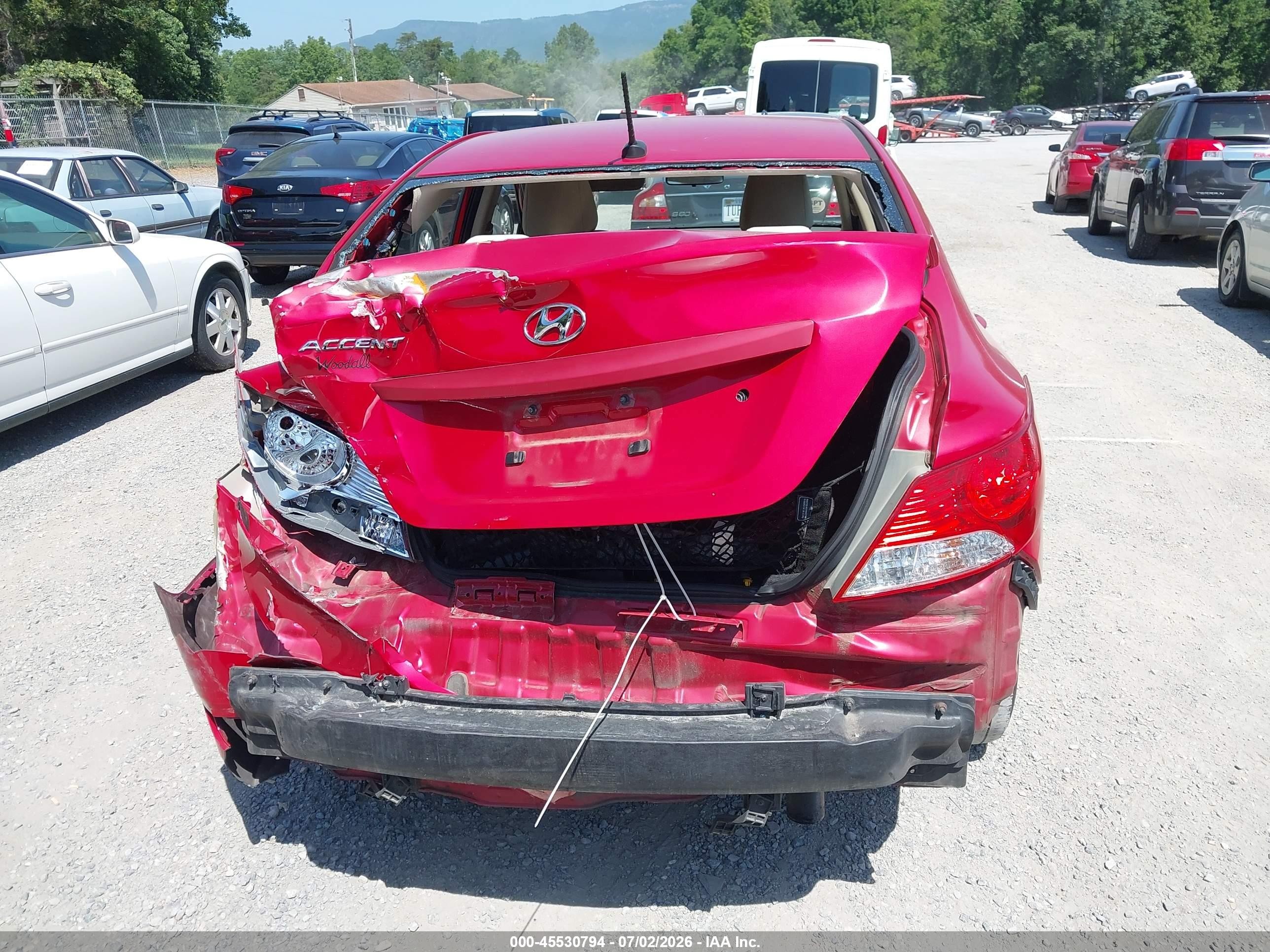 2013 Hyundai Accent Gls Red vin: KMHCT4AE8DU355188