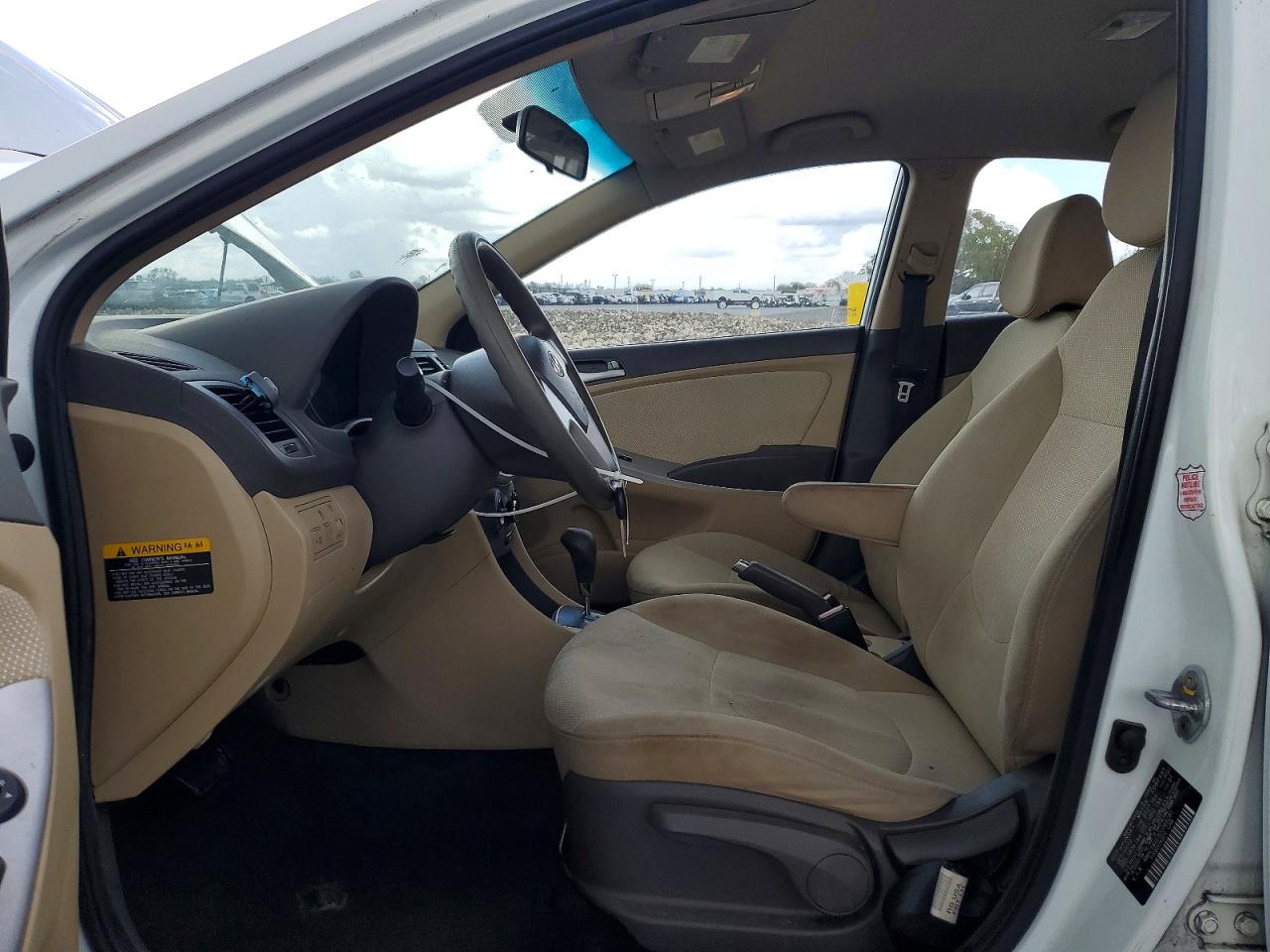 2013 Hyundai Accent Gls White vin: KMHCT4AE8DU368281