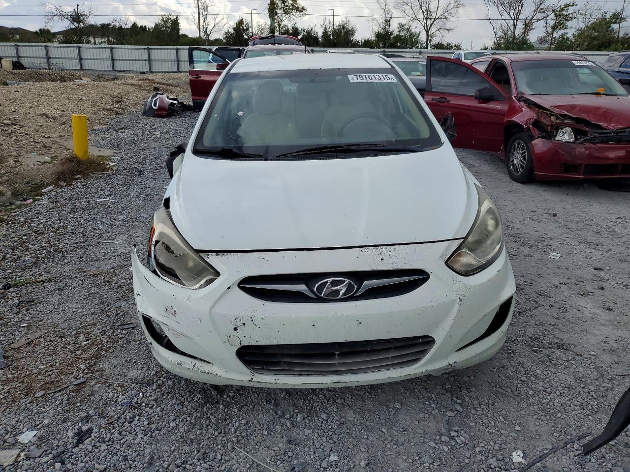 2013 Hyundai Accent Gls White vin: KMHCT4AE8DU368281