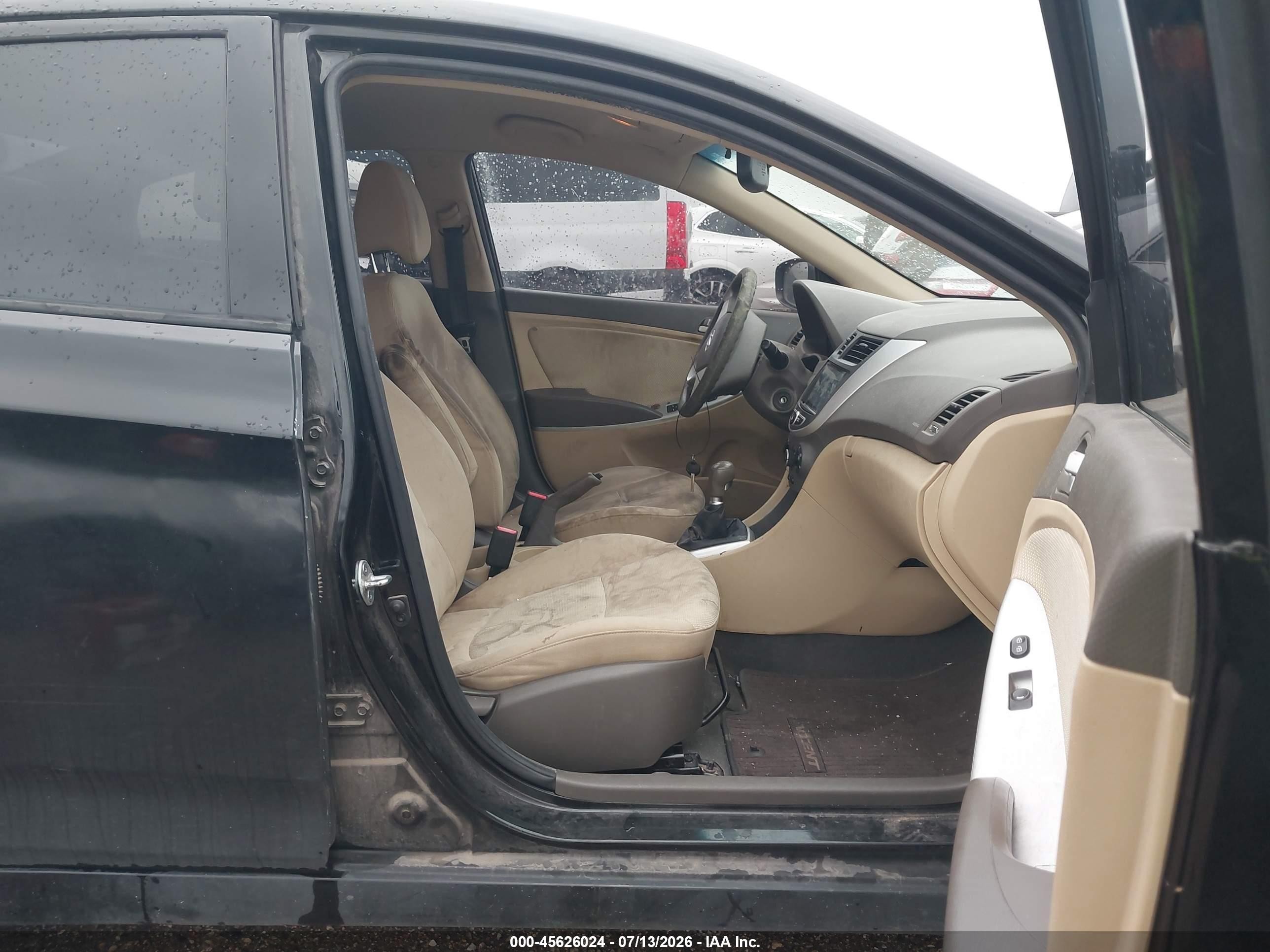 2013 Hyundai Accent Gls Black vin: KMHCT4AE8DU397540