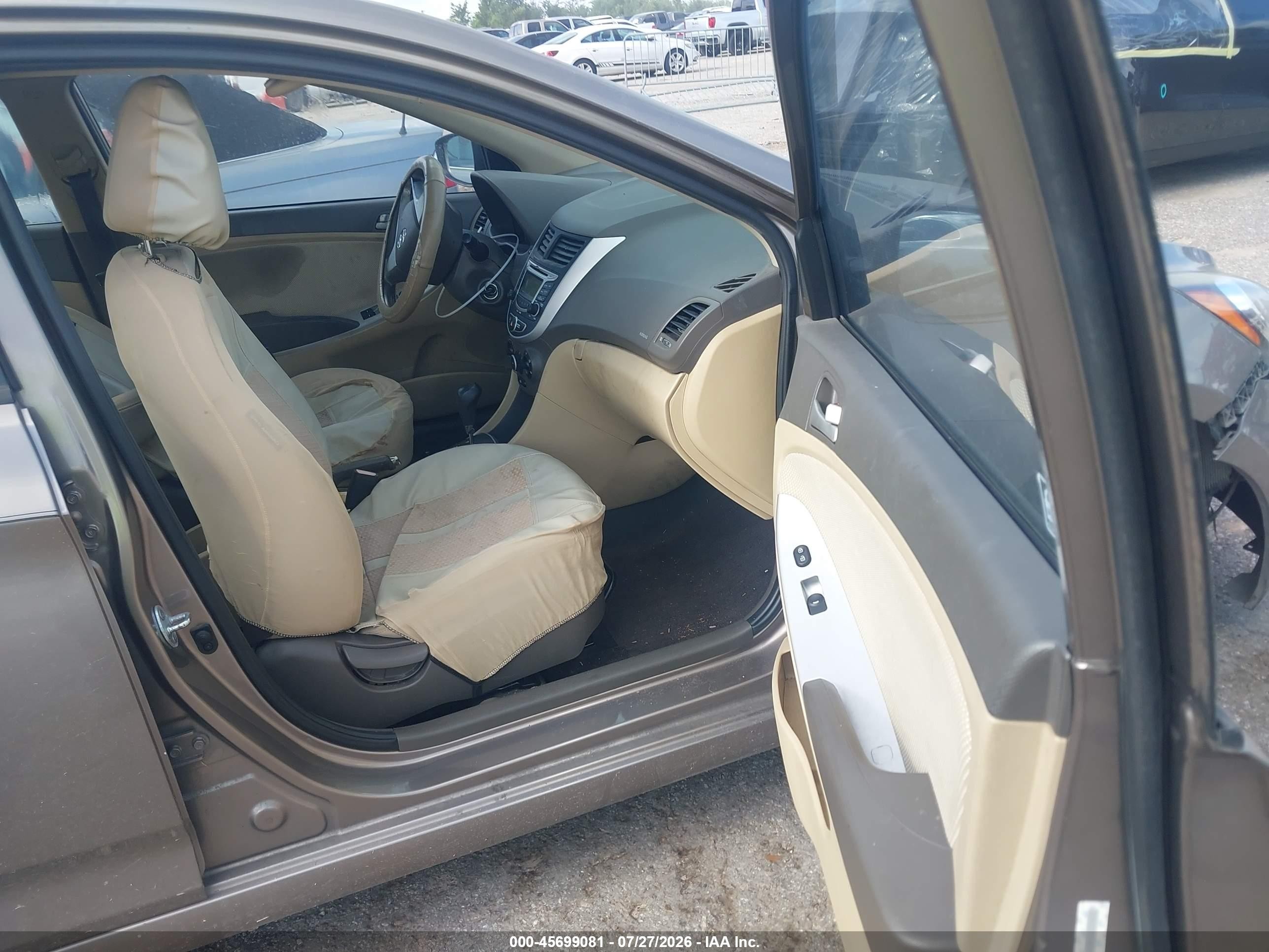 2013 Hyundai Accent Gls Tan vin: KMHCT4AE8DU420363