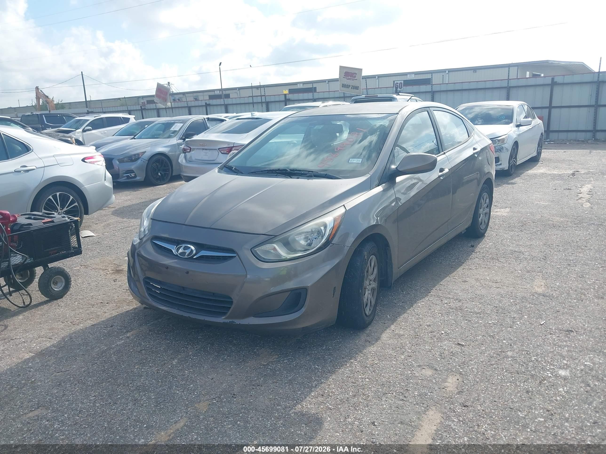 2013 Hyundai Accent Gls Tan vin: KMHCT4AE8DU420363