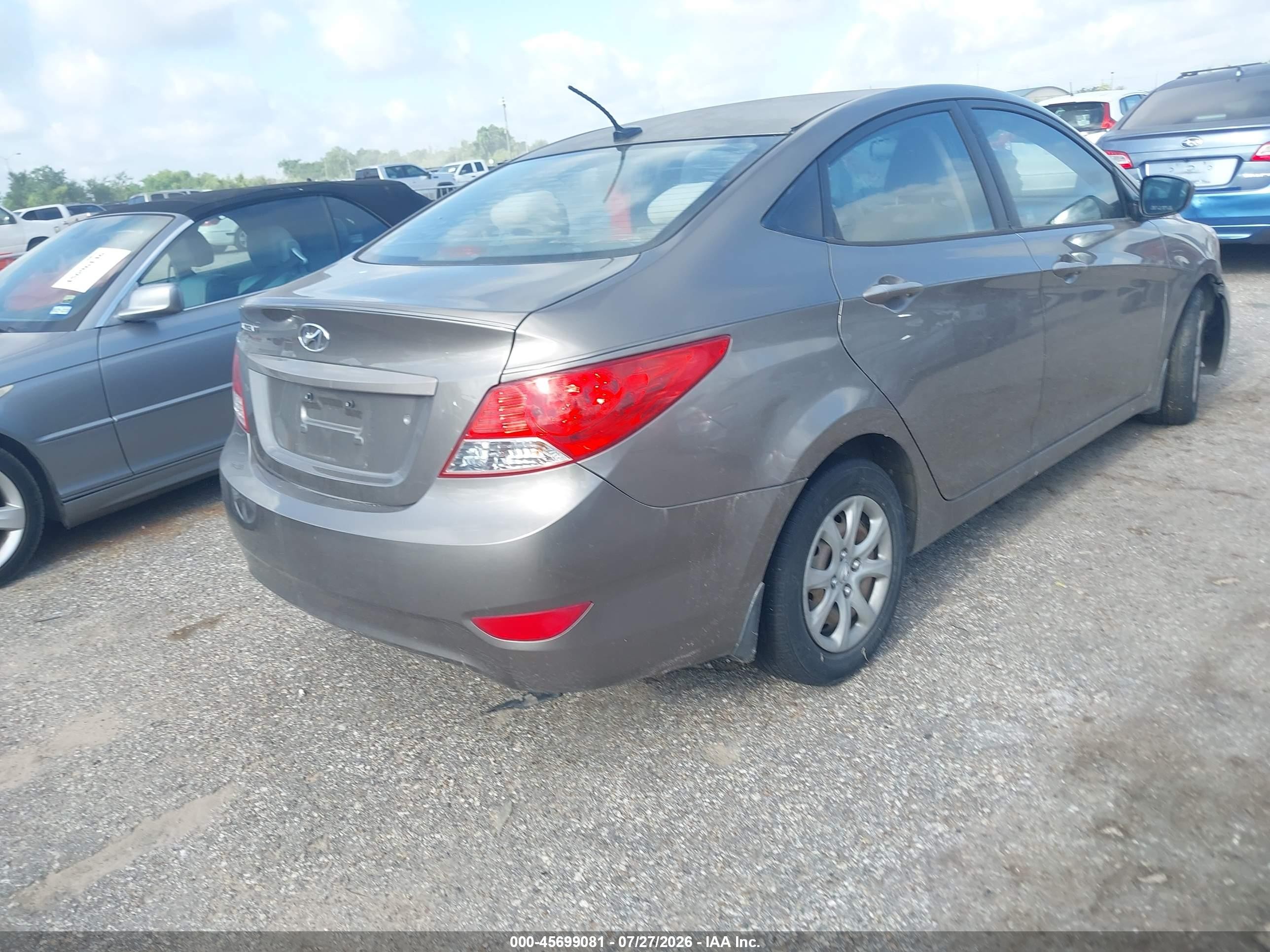 2013 Hyundai Accent Gls Tan vin: KMHCT4AE8DU420363