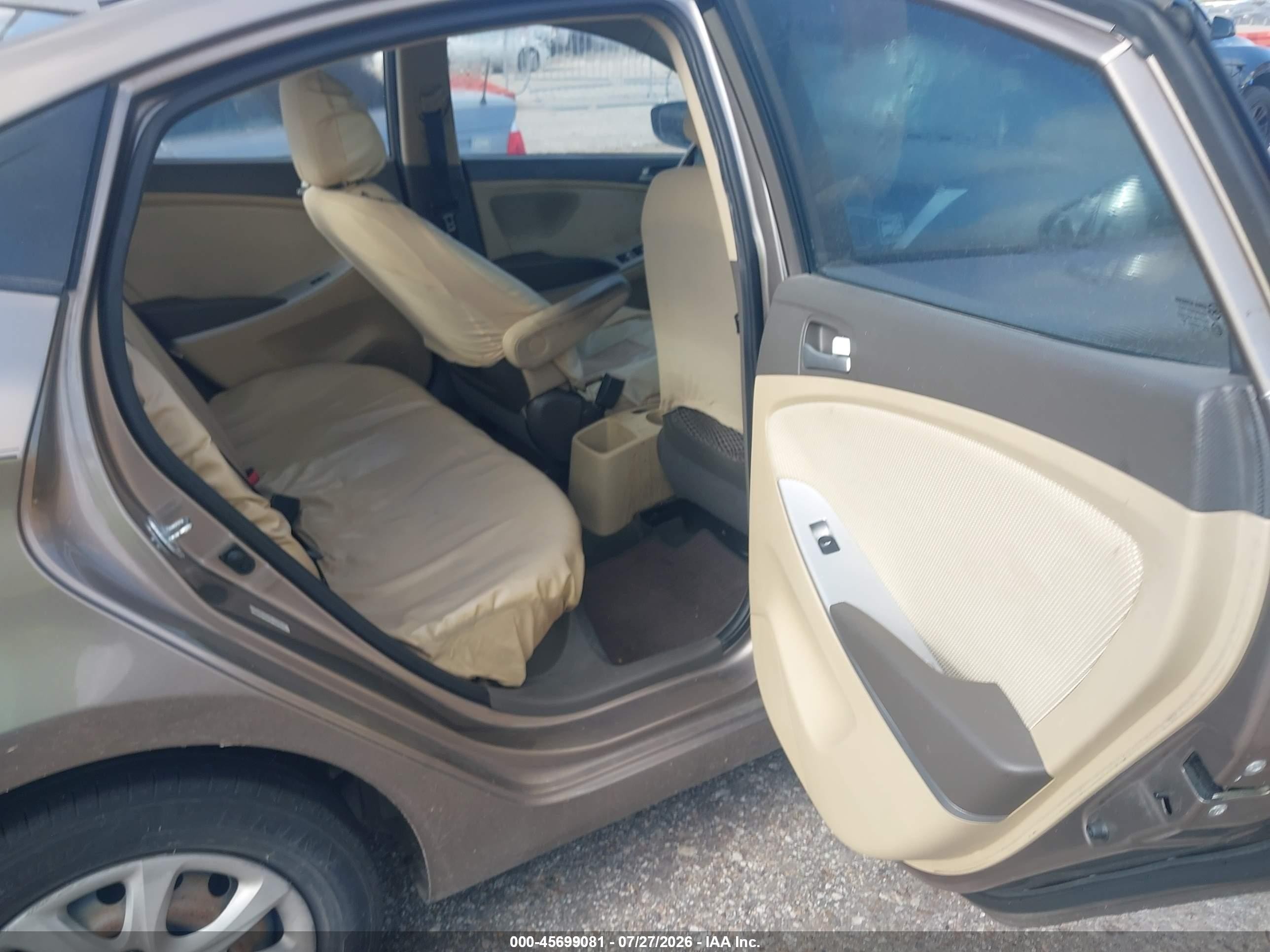 2013 Hyundai Accent Gls Tan vin: KMHCT4AE8DU420363