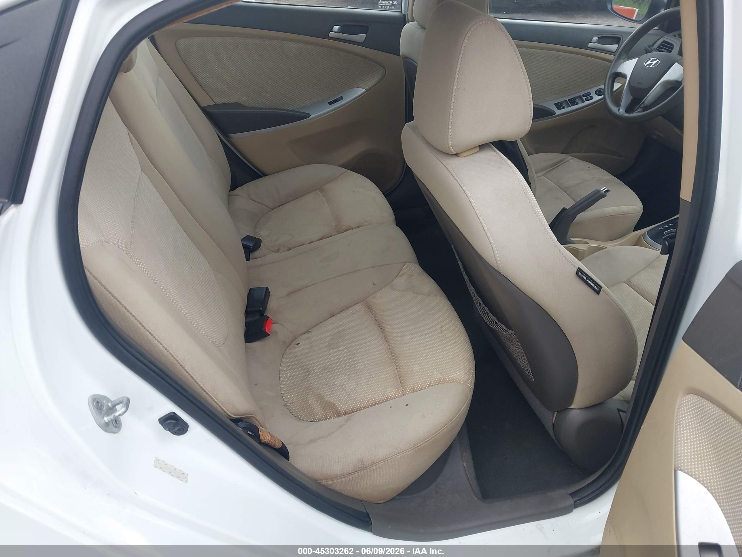 2013 Hyundai Accent Gls White vin: KMHCT4AE8DU421531