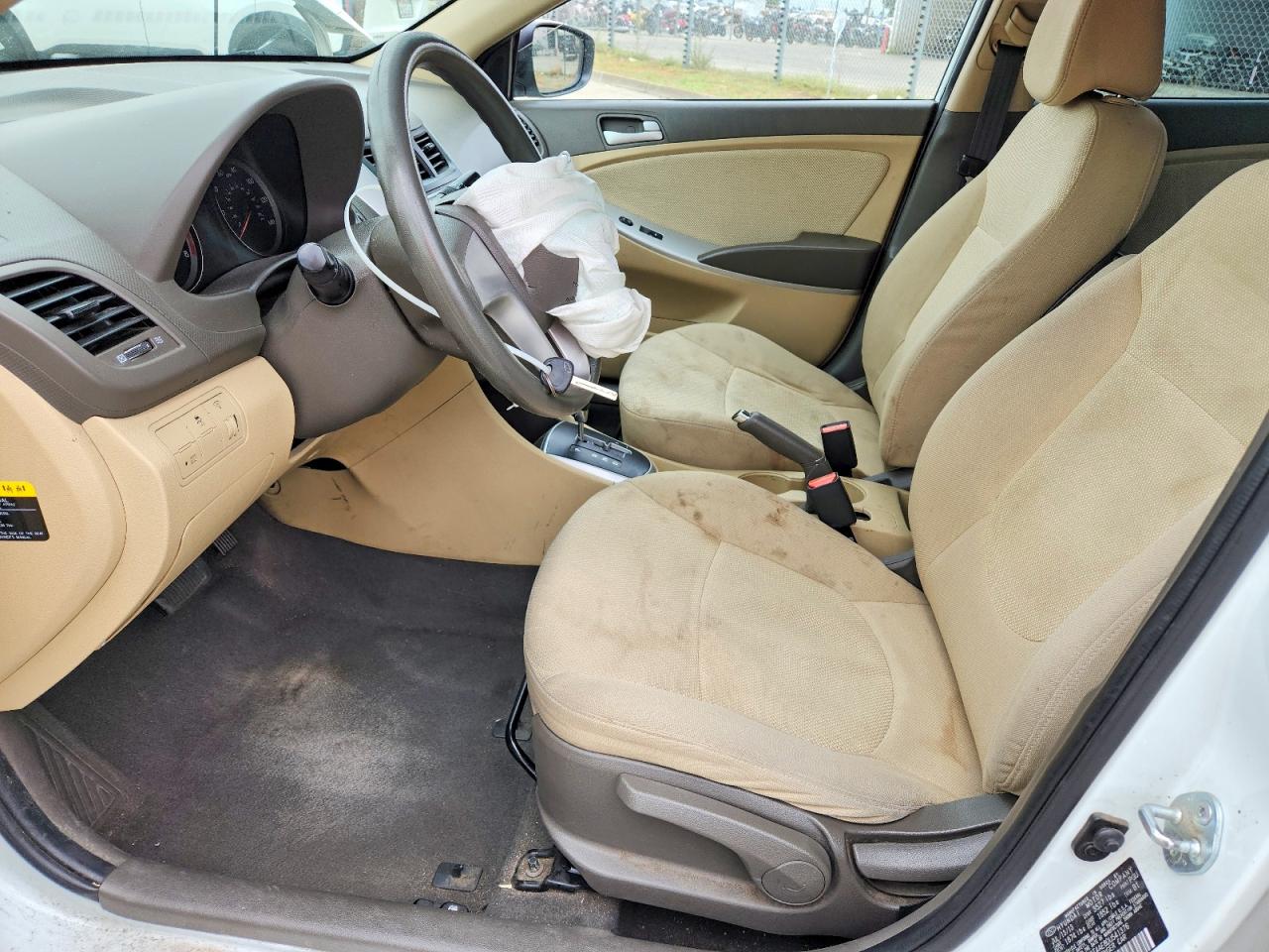 2013 Hyundai Accent Gls White vin: KMHCT4AE8DU541376