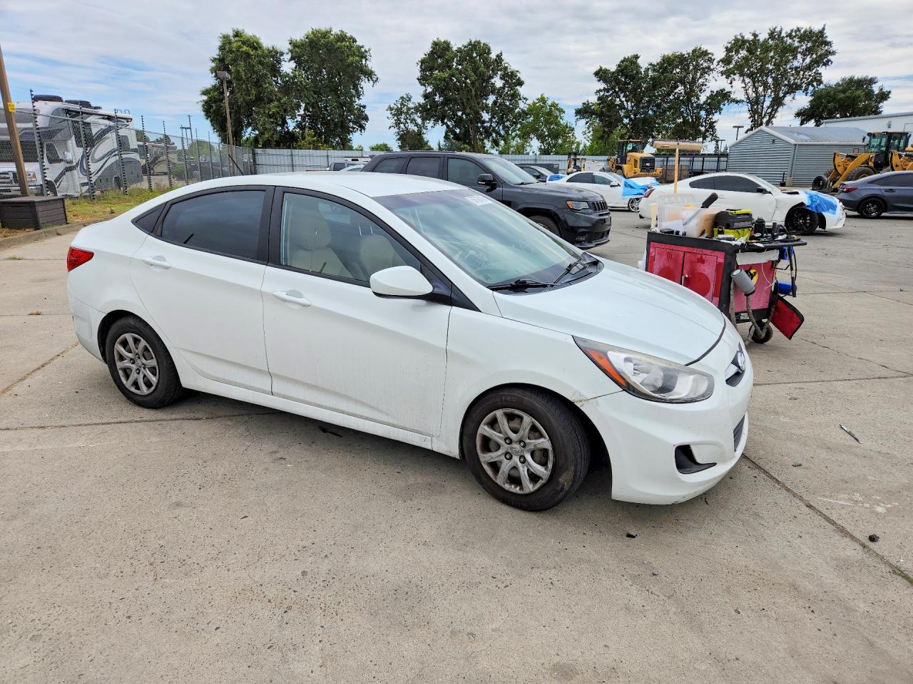 2013 Hyundai Accent Gls White vin: KMHCT4AE8DU541376