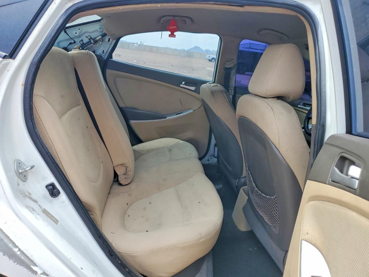 2013 Hyundai Accent Gls White vin: KMHCT4AE8DU550725