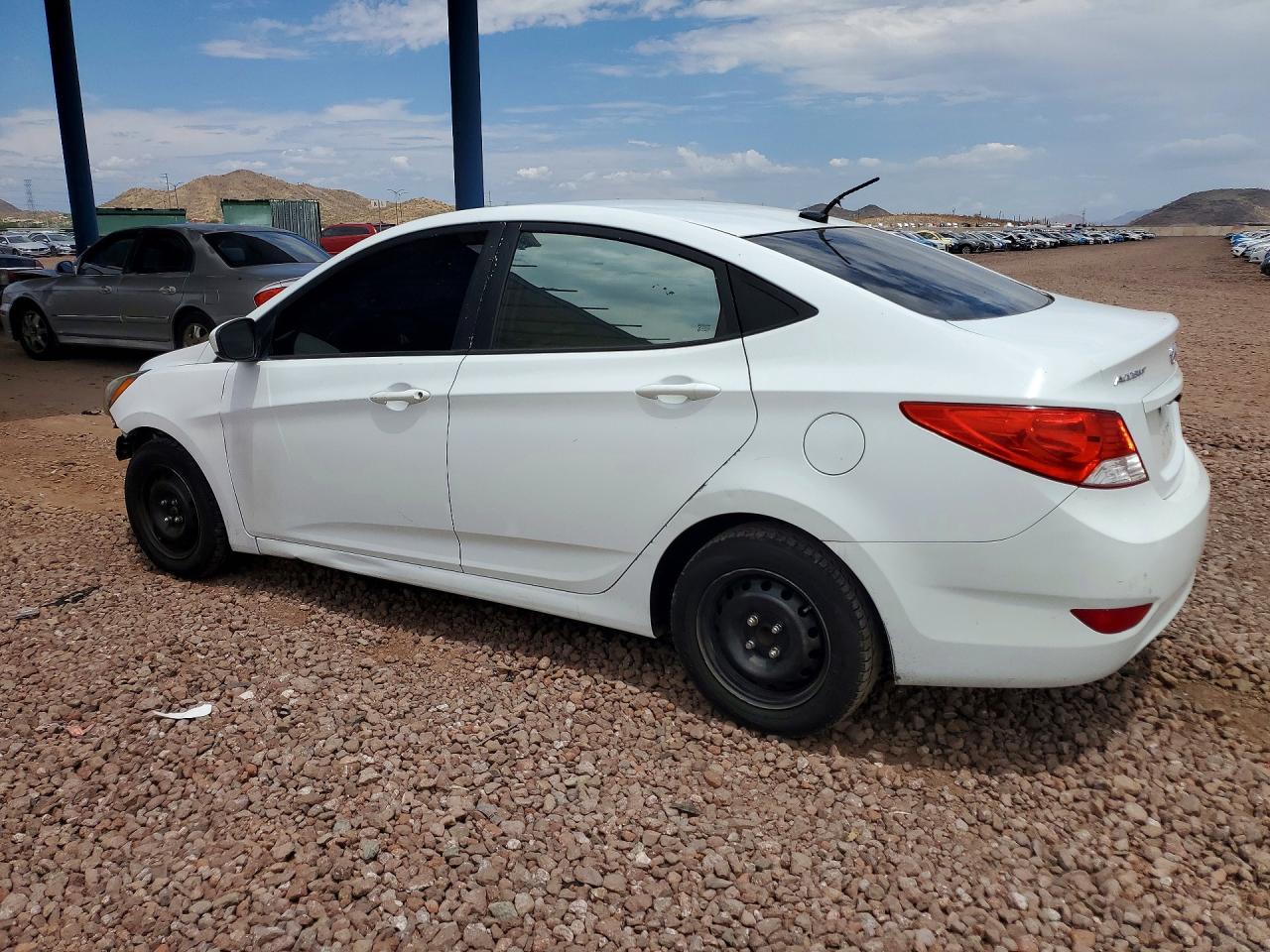 2013 Hyundai Accent Gls White vin: KMHCT4AE8DU550725