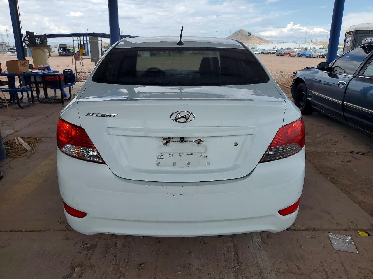2013 Hyundai Accent Gls White vin: KMHCT4AE8DU550725