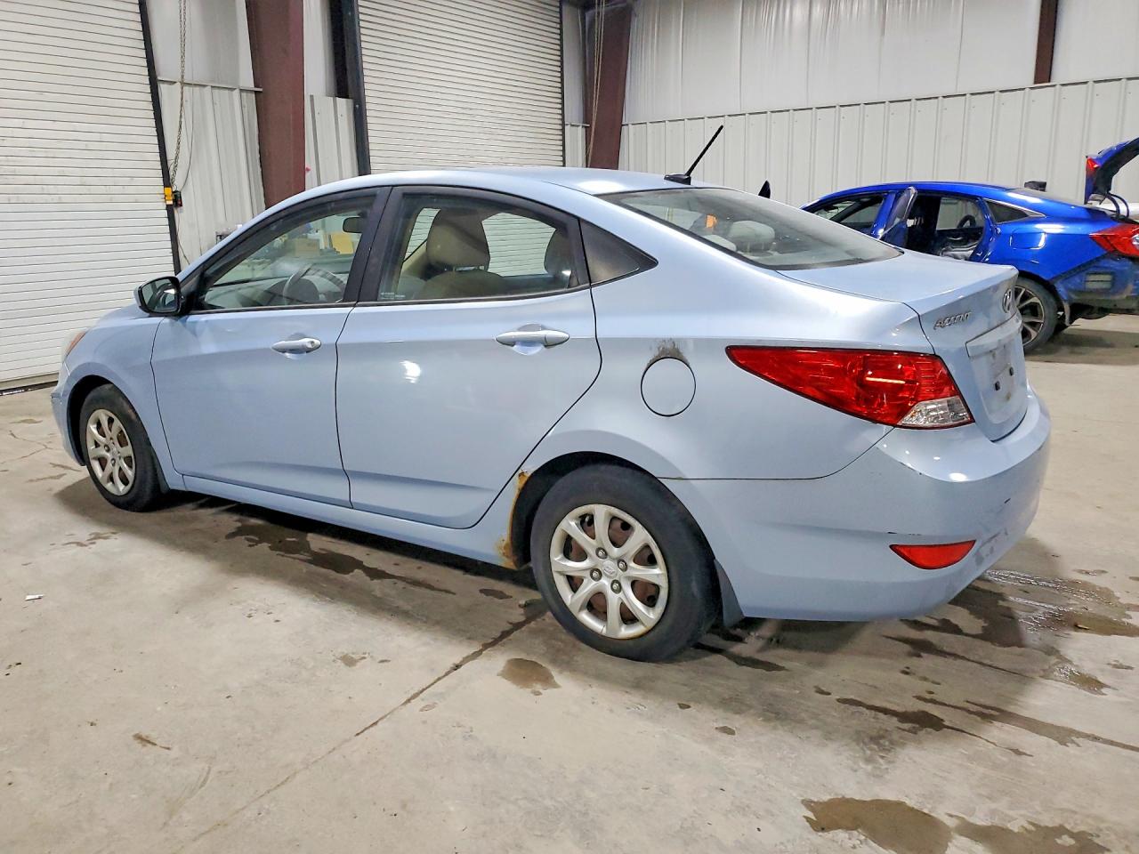 2013 Hyundai Accent Gls Blue vin: KMHCT4AE8DU582414
